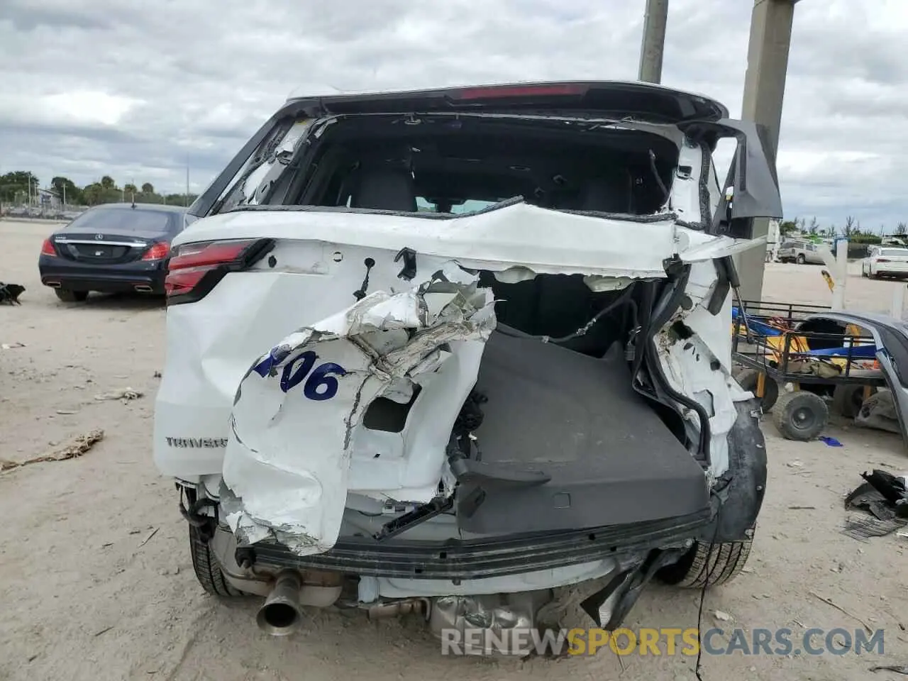 6 Photograph of a damaged car 1GNERFKW3PJ256533 CHEVROLET TRAVERSE 2023
