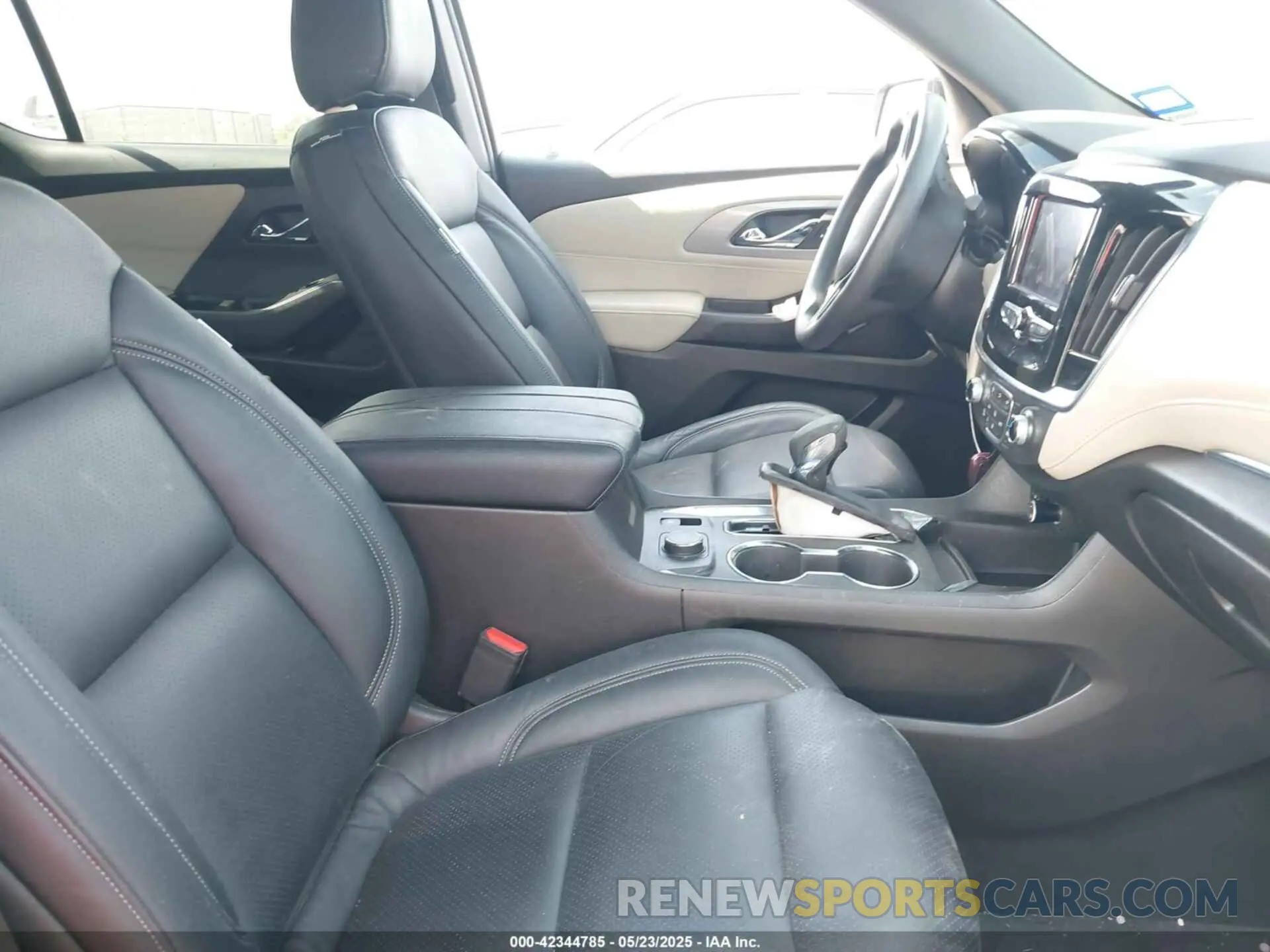 5 Photograph of a damaged car 1GNERFKW6PJ282799 CHEVROLET TRAVERSE 2023