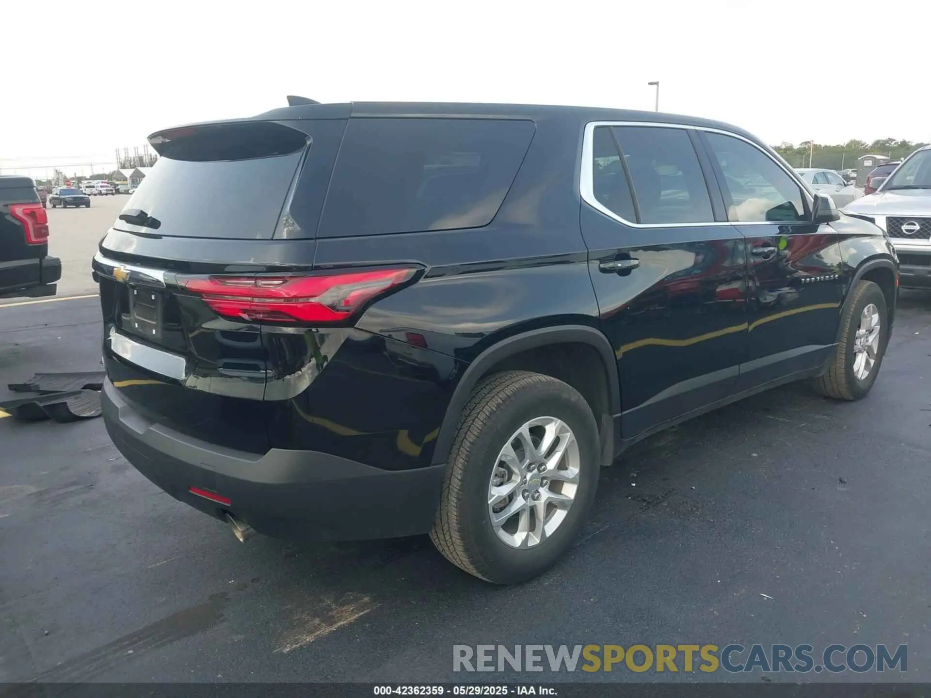 4 Photograph of a damaged car 1GNERFKW6PJ331614 CHEVROLET TRAVERSE 2023