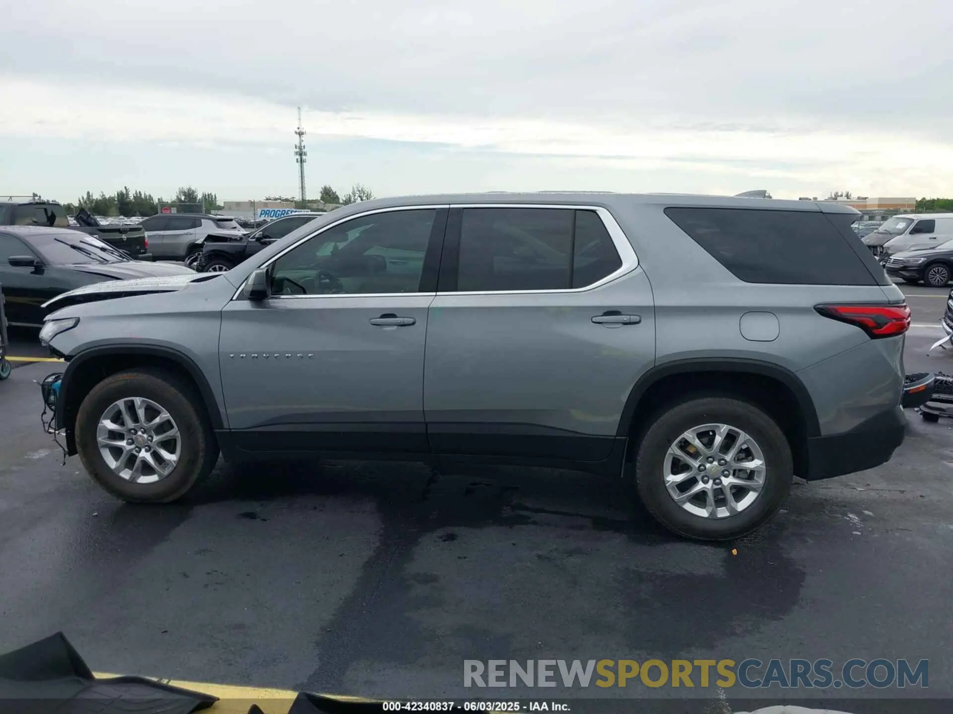 15 Photograph of a damaged car 1GNERFKW6PJ340667 CHEVROLET TRAVERSE 2023