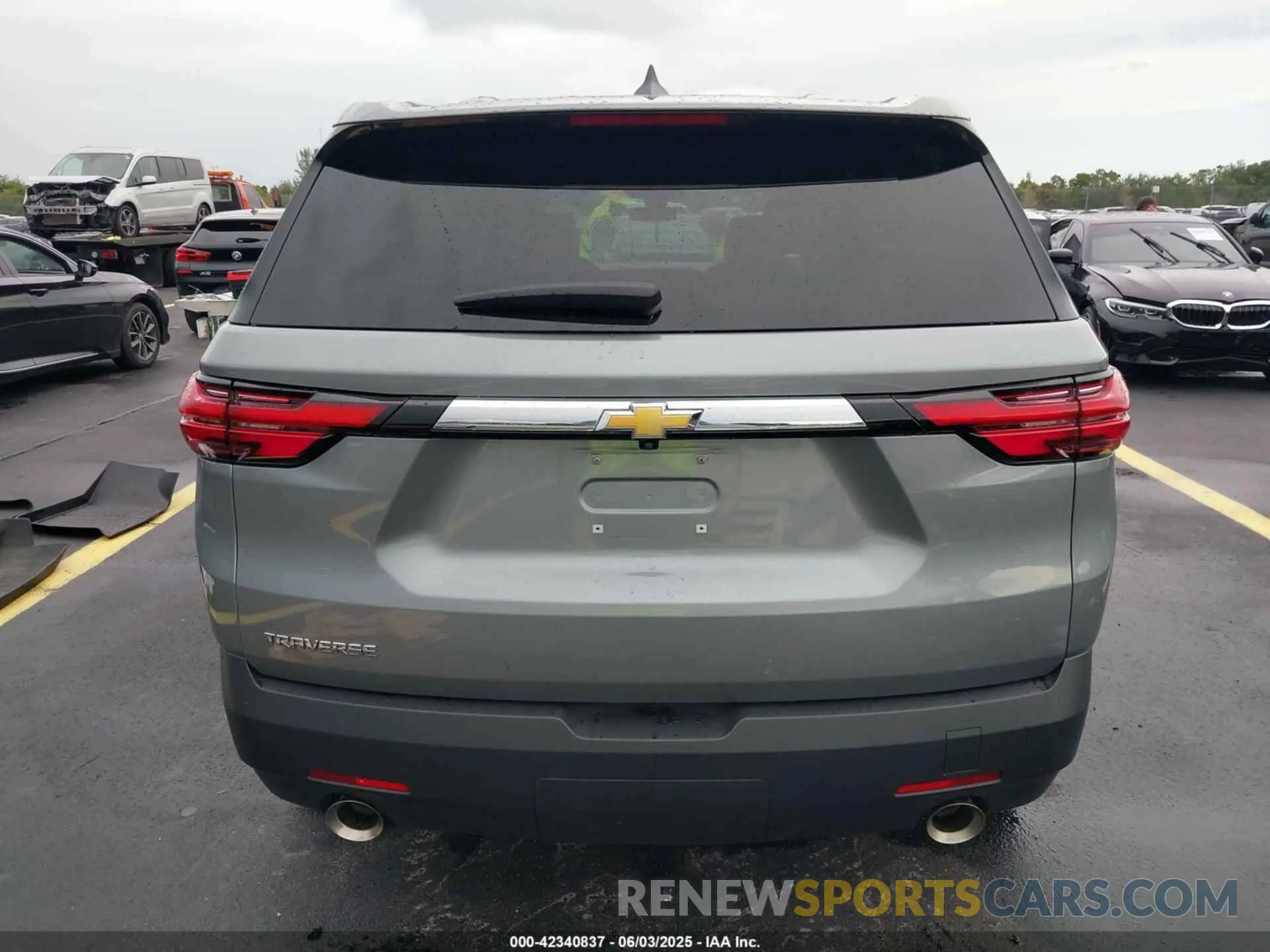 17 Photograph of a damaged car 1GNERFKW6PJ340667 CHEVROLET TRAVERSE 2023