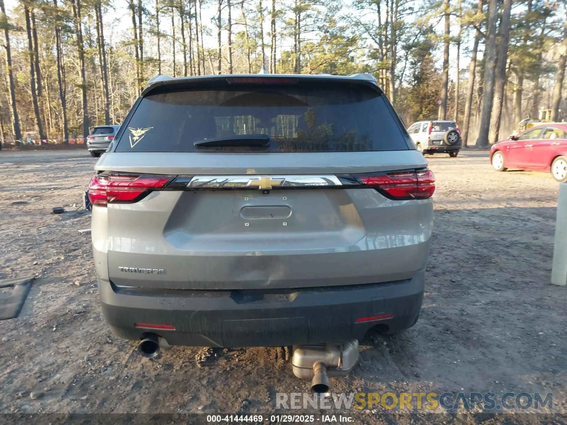 17 Photograph of a damaged car 1GNERFKW7PJ135438 CHEVROLET TRAVERSE 2023