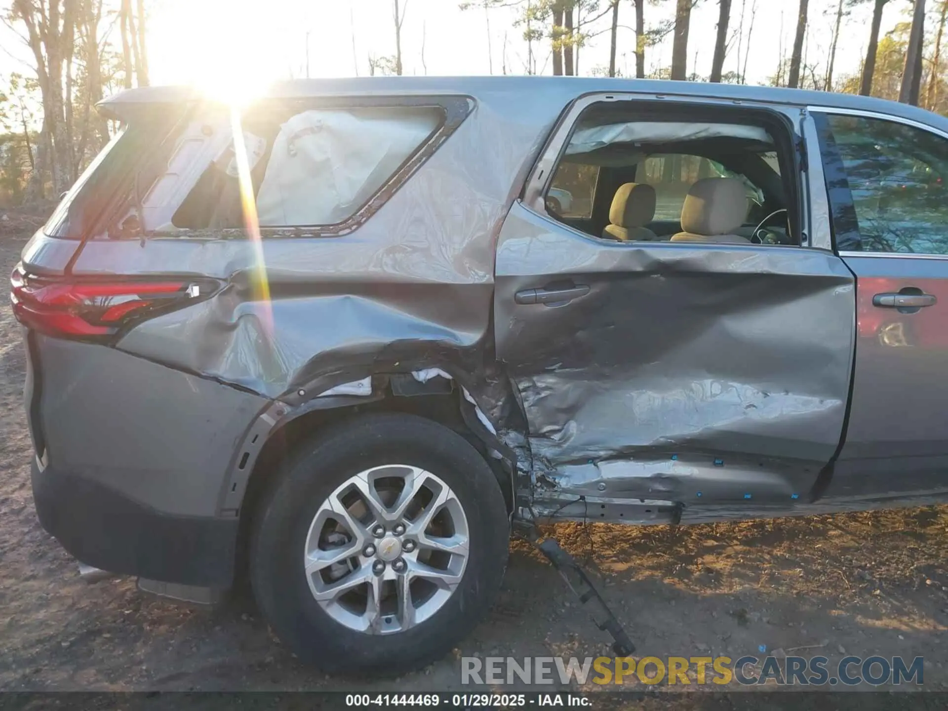 6 Photograph of a damaged car 1GNERFKW7PJ135438 CHEVROLET TRAVERSE 2023