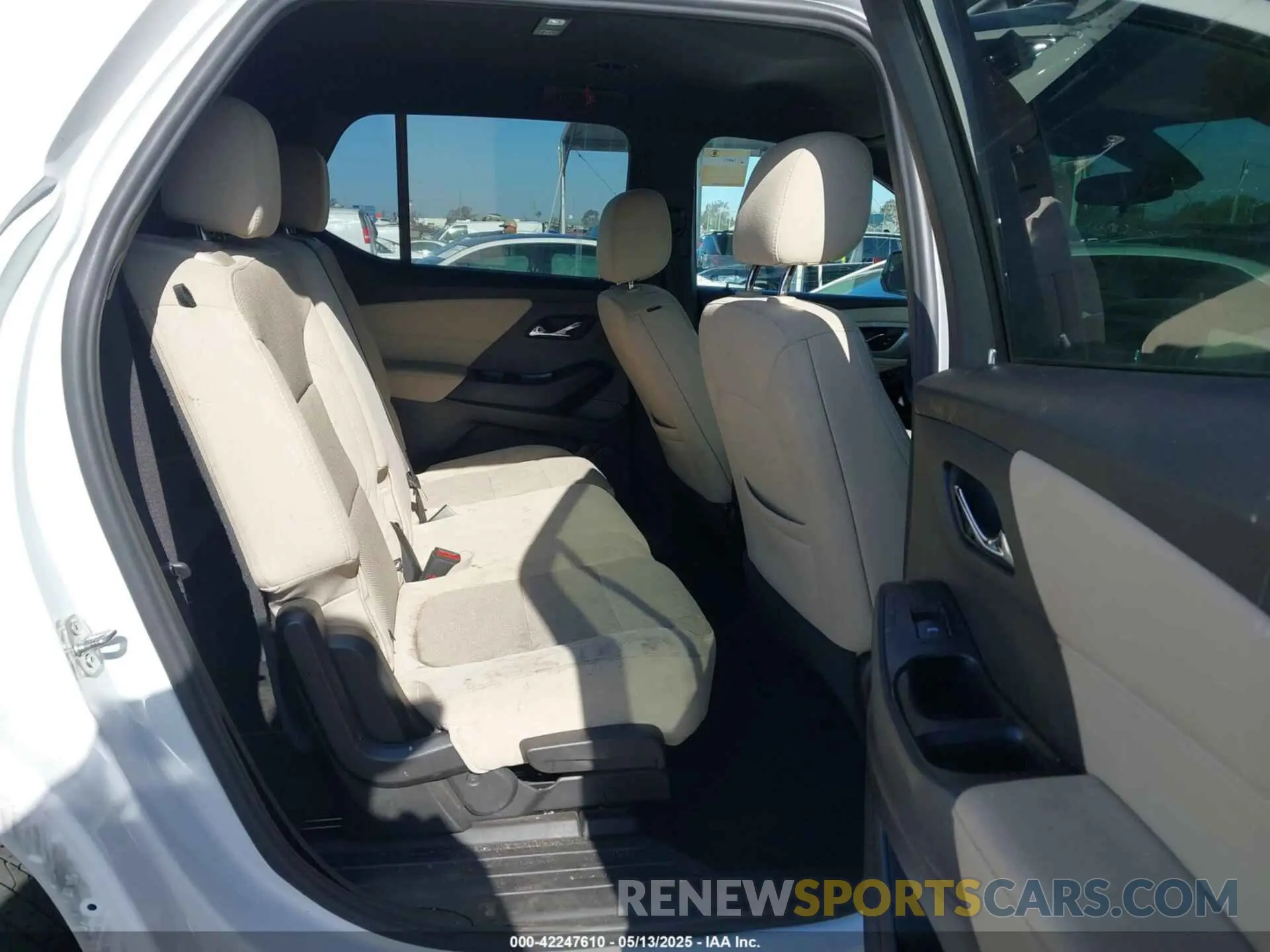 8 Photograph of a damaged car 1GNERFKW7PJ173137 CHEVROLET TRAVERSE 2023