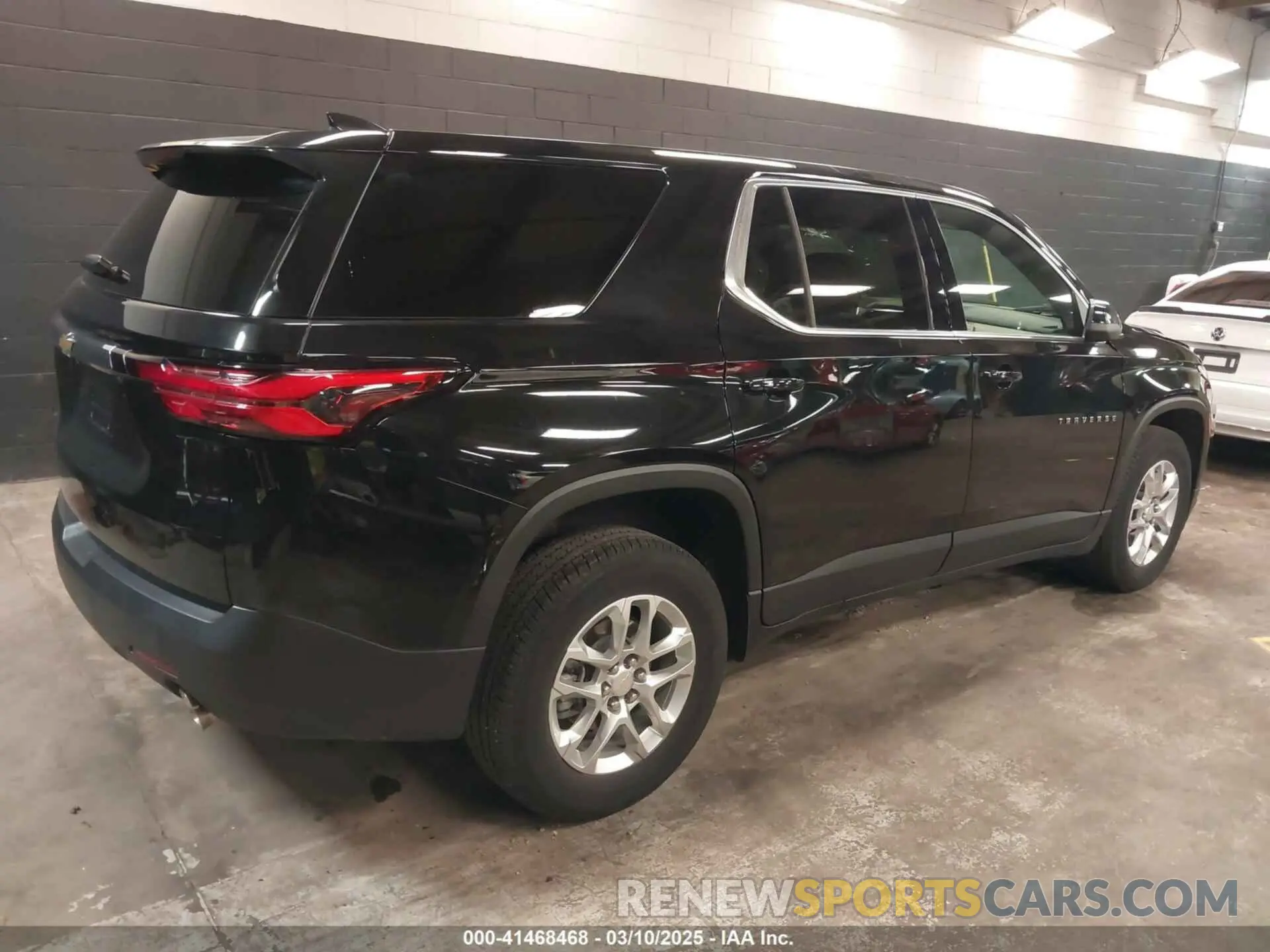 4 Photograph of a damaged car 1GNERFKW7PJ280480 CHEVROLET TRAVERSE 2023