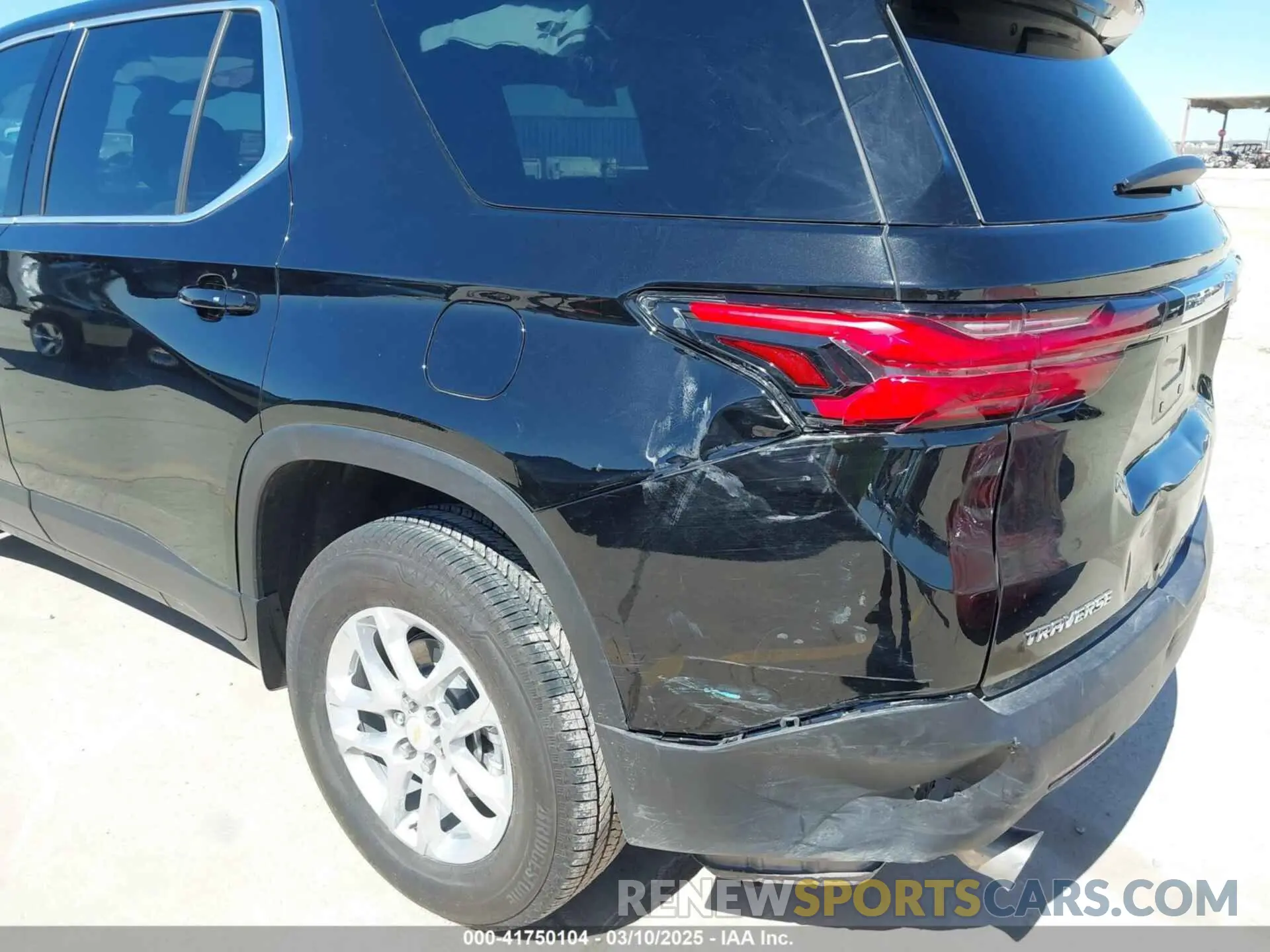 17 Photograph of a damaged car 1GNERFKW7PJ337535 CHEVROLET TRAVERSE 2023