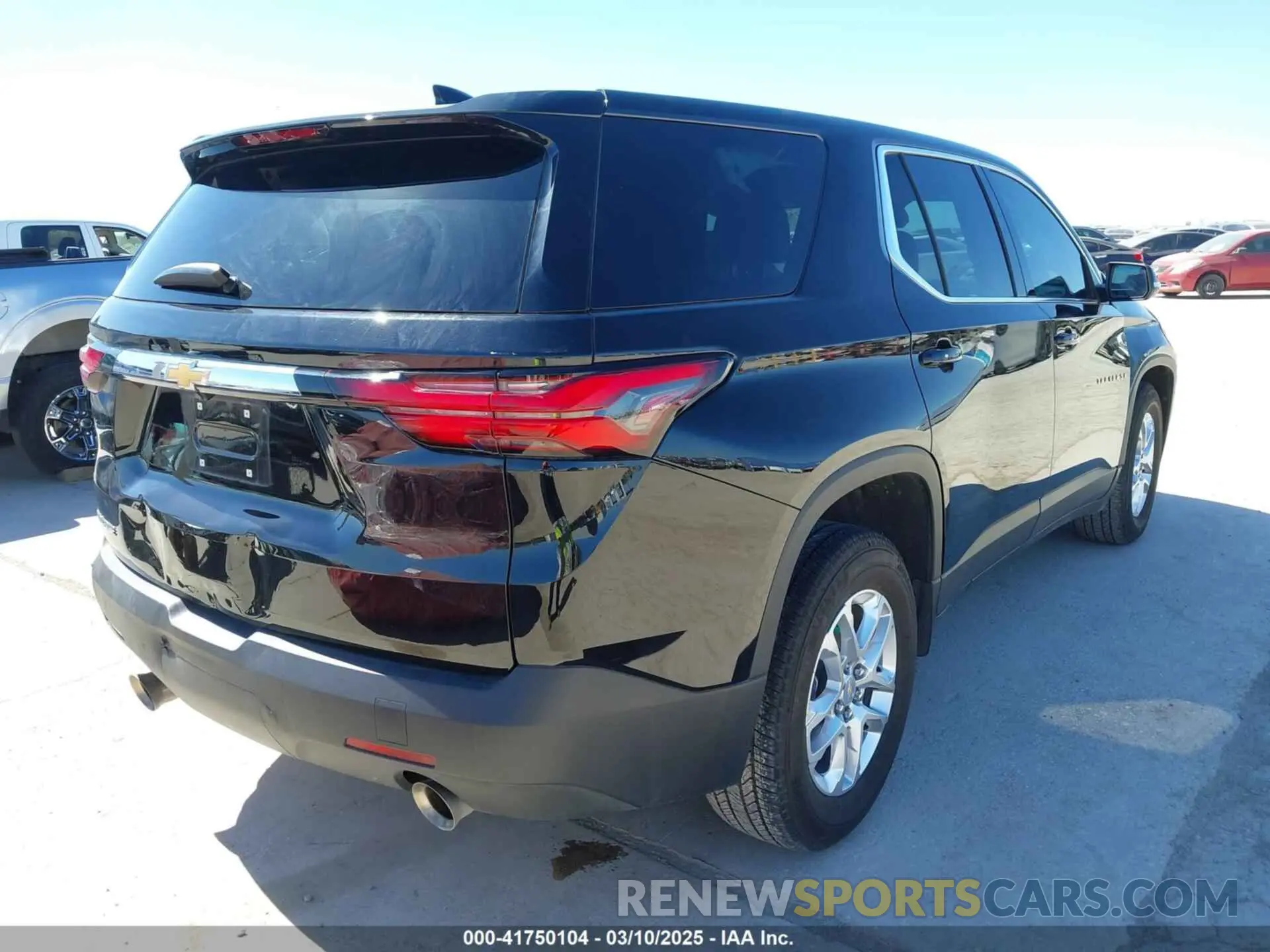 4 Photograph of a damaged car 1GNERFKW7PJ337535 CHEVROLET TRAVERSE 2023