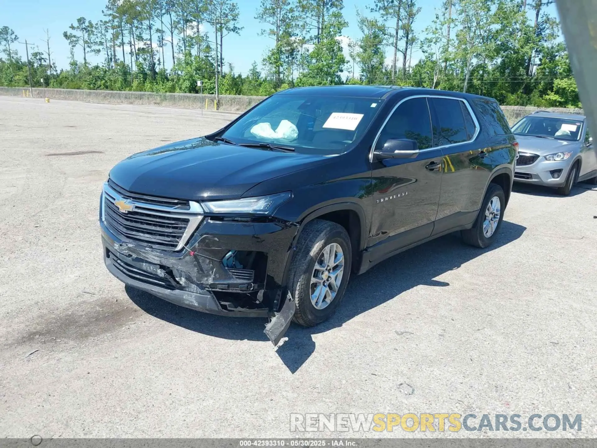 2 Photograph of a damaged car 1GNERFKWXPJ320101 CHEVROLET TRAVERSE 2023