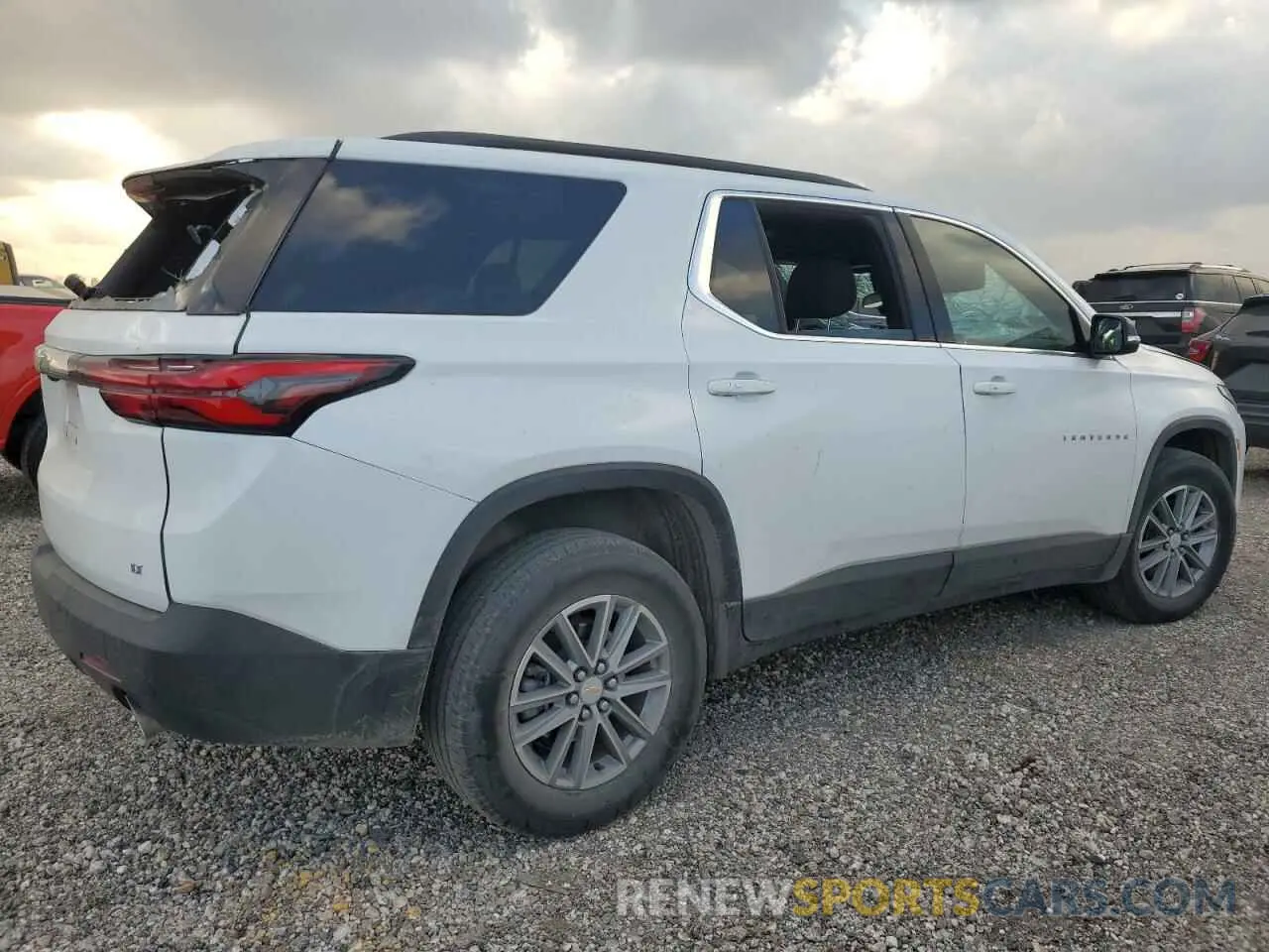 3 Photograph of a damaged car 1GNERGKW0PJ137456 CHEVROLET TRAVERSE 2023