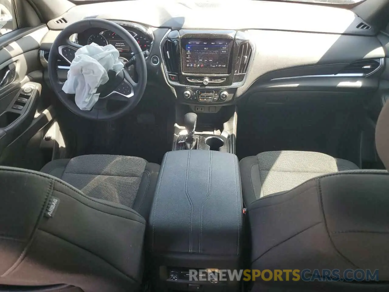8 Photograph of a damaged car 1GNERGKW0PJ287423 CHEVROLET TRAVERSE 2023