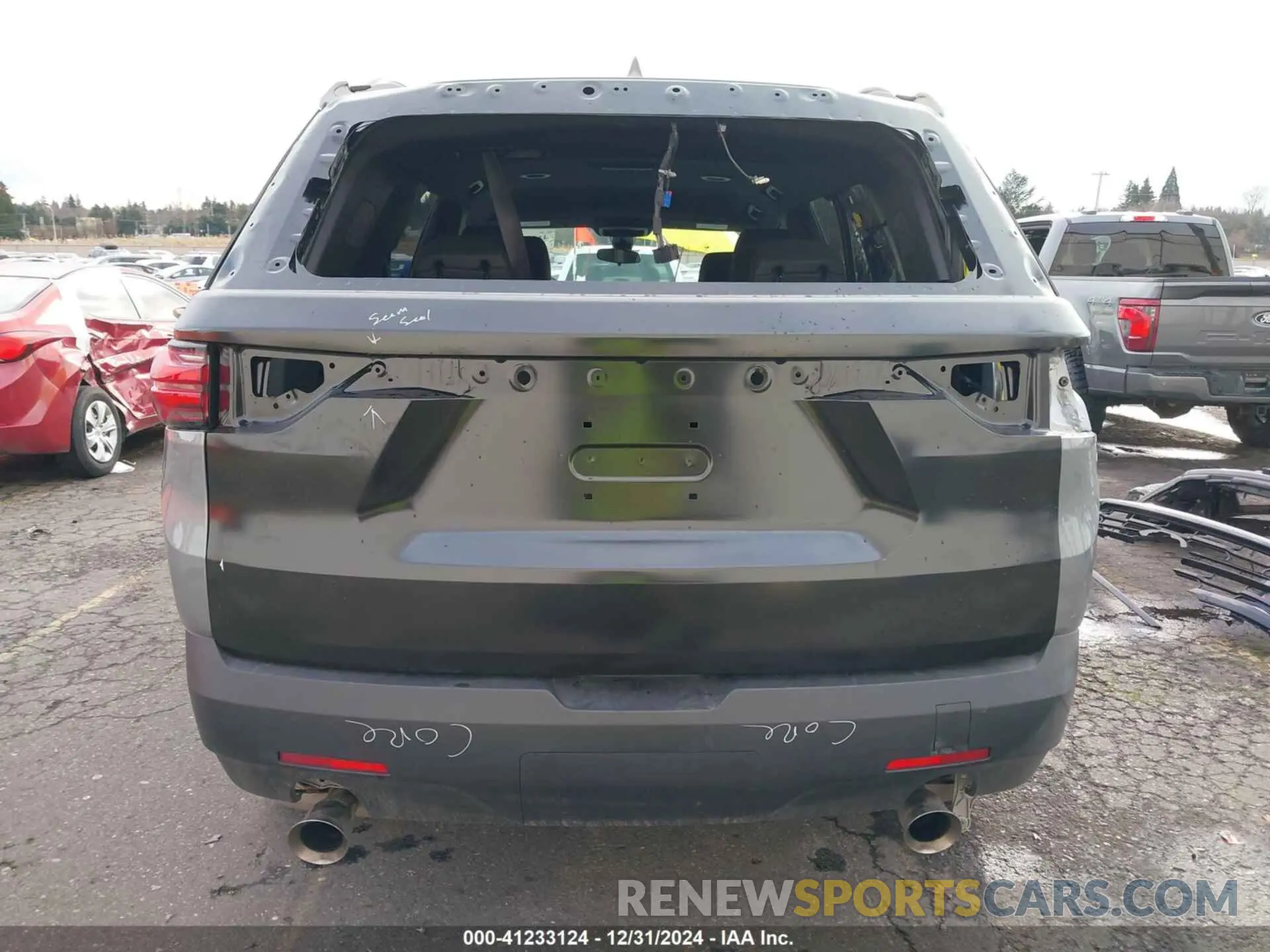 17 Photograph of a damaged car 1GNERGKW0PJ339312 CHEVROLET TRAVERSE 2023