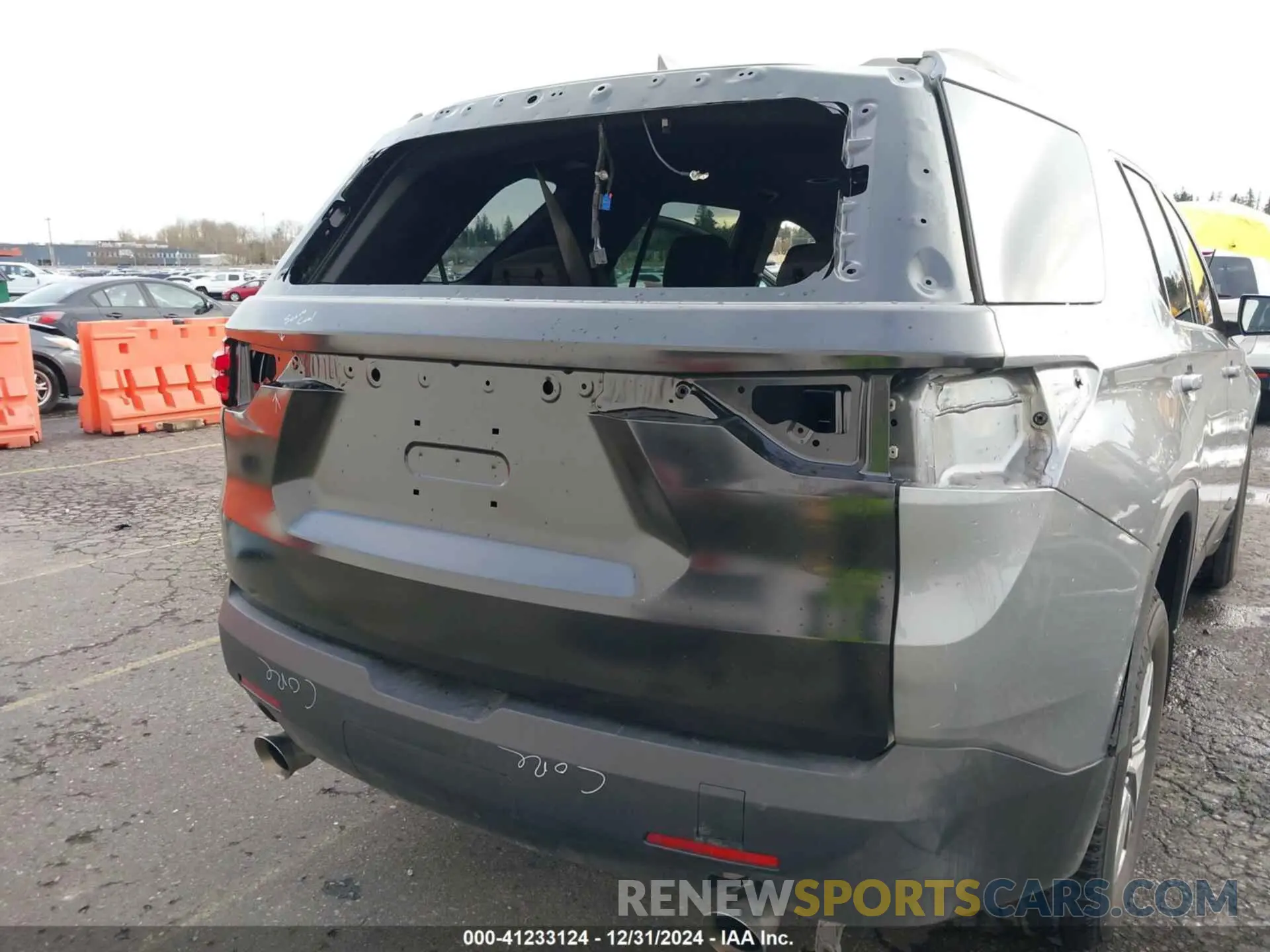 6 Photograph of a damaged car 1GNERGKW0PJ339312 CHEVROLET TRAVERSE 2023