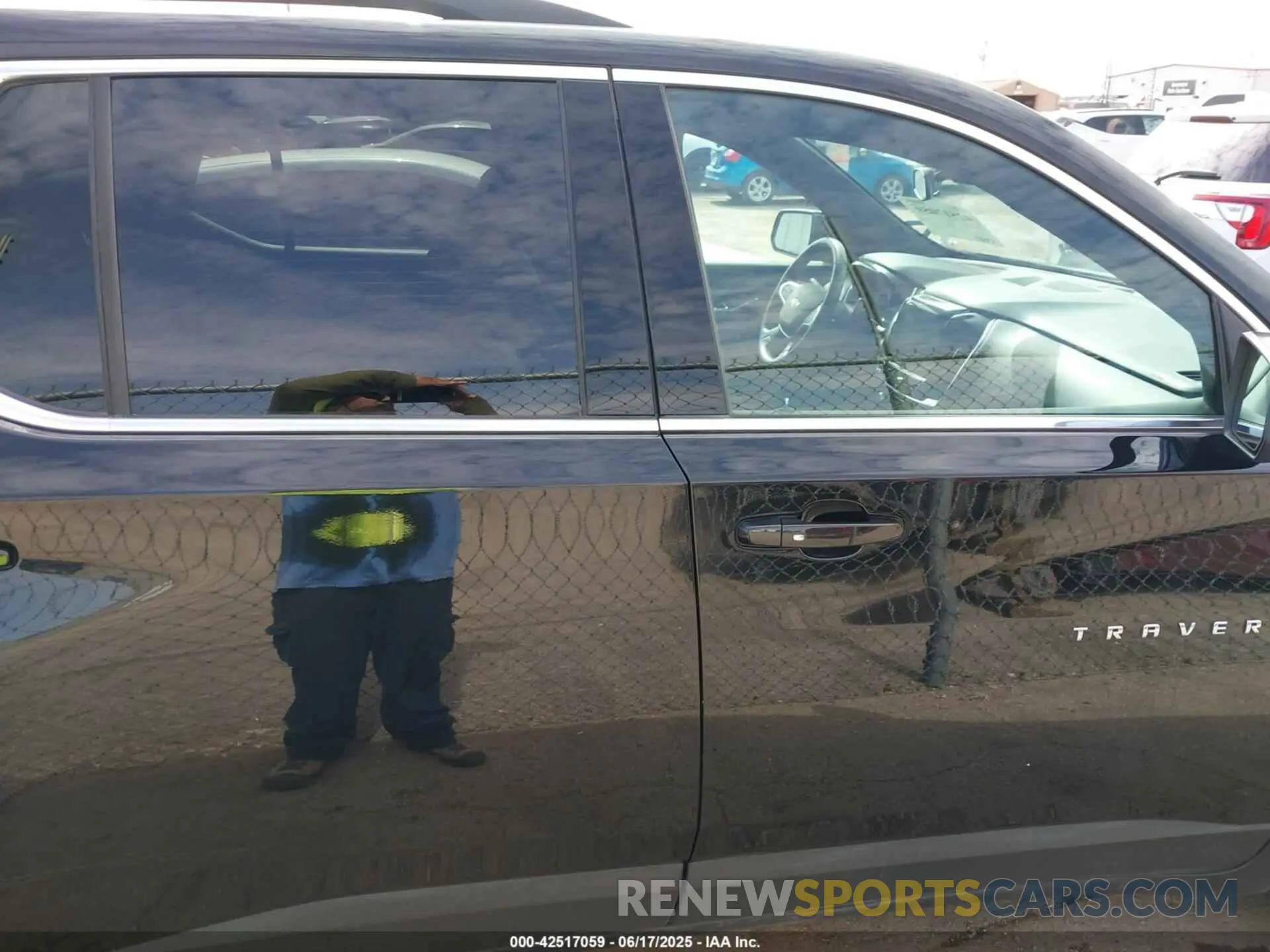 13 Photograph of a damaged car 1GNERGKW1PJ122402 CHEVROLET TRAVERSE 2023