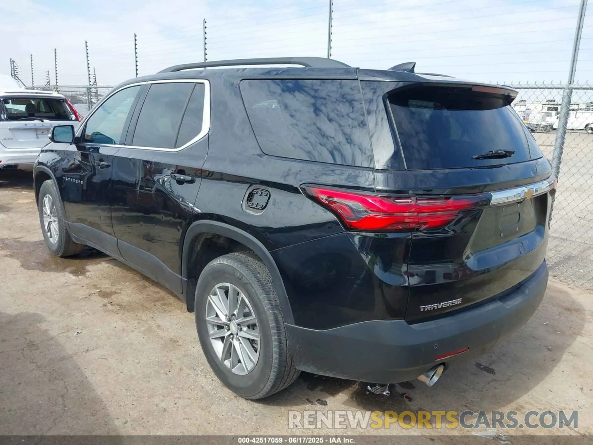 3 Photograph of a damaged car 1GNERGKW1PJ122402 CHEVROLET TRAVERSE 2023