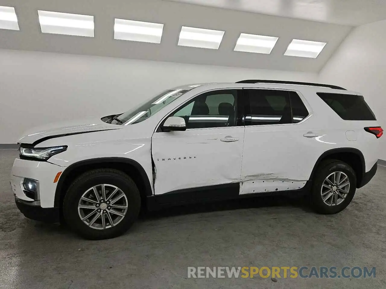 1 Photograph of a damaged car 1GNERGKW2PJ135658 CHEVROLET TRAVERSE 2023