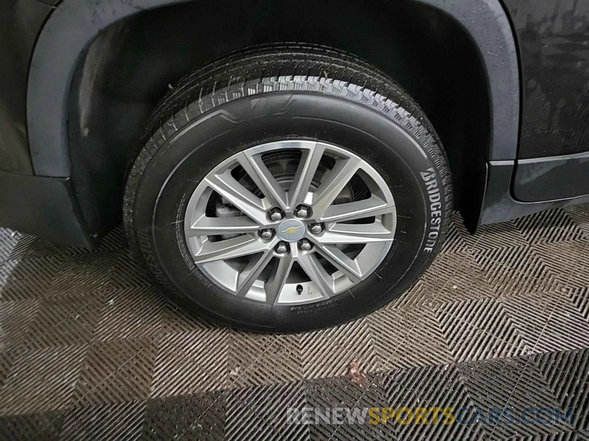 19 Photograph of a damaged car 1GNERGKW2PJ164268 CHEVROLET TRAVERSE 2023