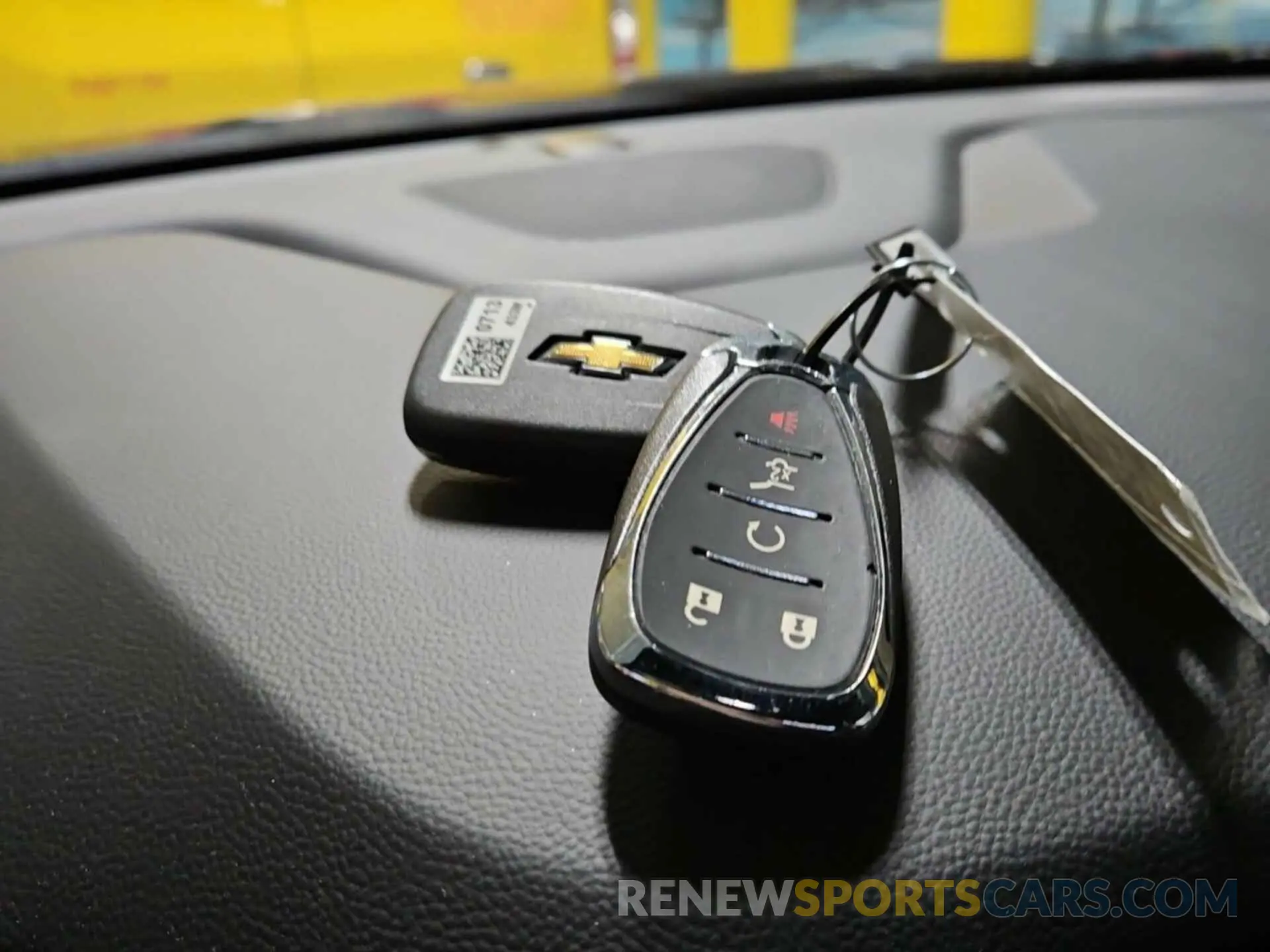 32 Photograph of a damaged car 1GNERGKW2PJ164268 CHEVROLET TRAVERSE 2023