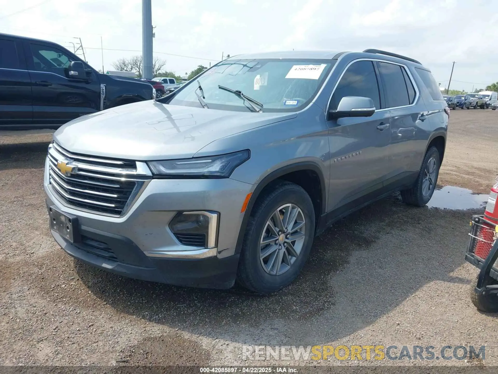 2 Photograph of a damaged car 1GNERGKW2PJ259218 CHEVROLET TRAVERSE 2023
