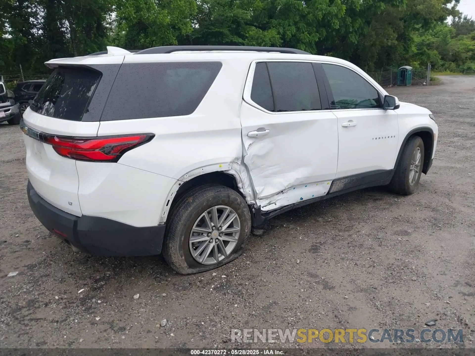 4 Photograph of a damaged car 1GNERGKW2PJ325718 CHEVROLET TRAVERSE 2023