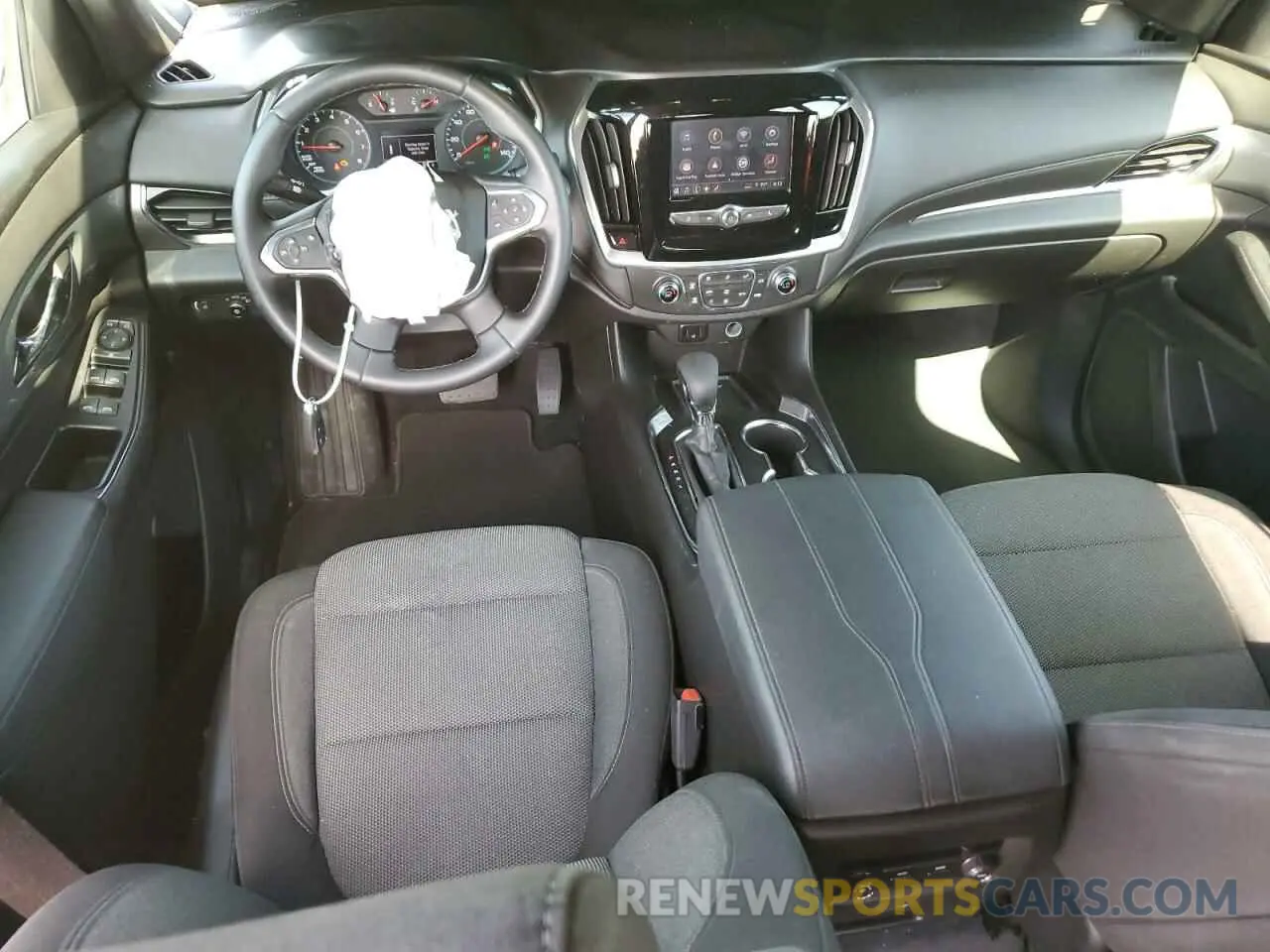 8 Photograph of a damaged car 1GNERGKW3PJ126354 CHEVROLET TRAVERSE 2023