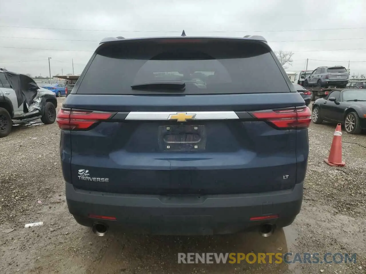 6 Photograph of a damaged car 1GNERGKW3PJ305154 CHEVROLET TRAVERSE 2023