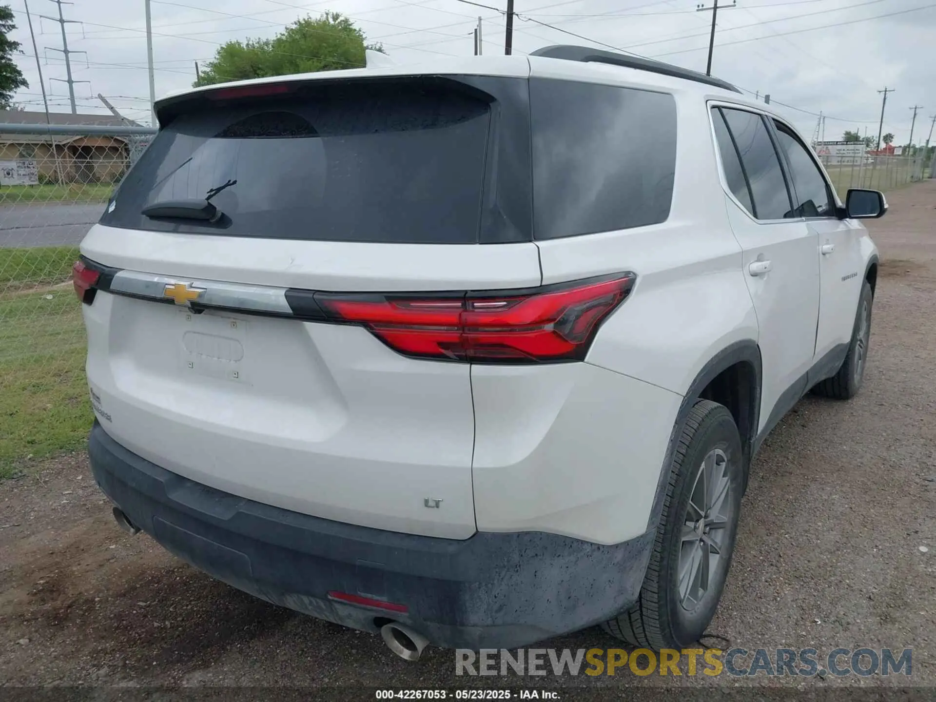 4 Photograph of a damaged car 1GNERGKW3PJ307535 CHEVROLET TRAVERSE 2023