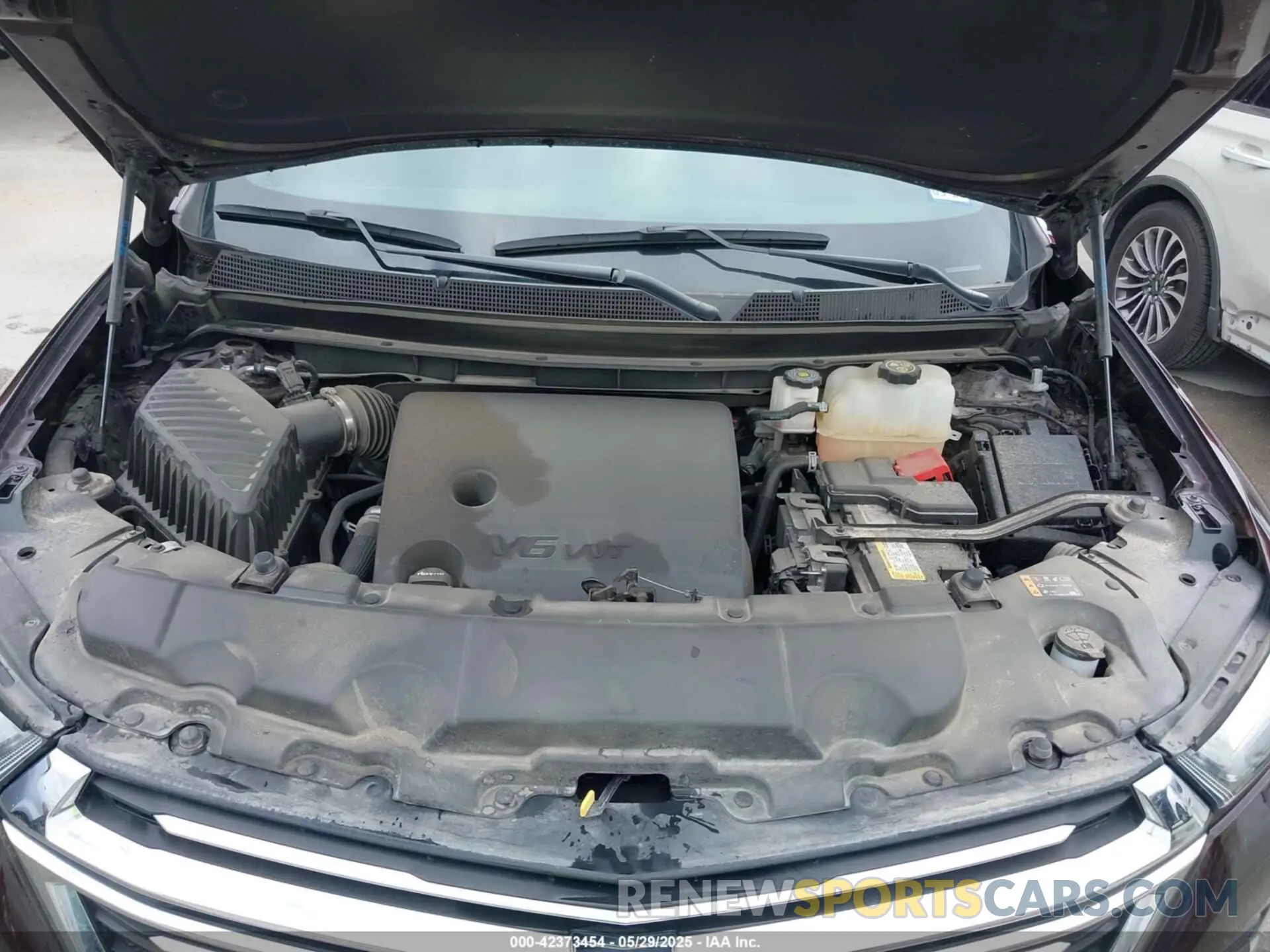 10 Photograph of a damaged car 1GNERGKW4PJ131482 CHEVROLET TRAVERSE 2023