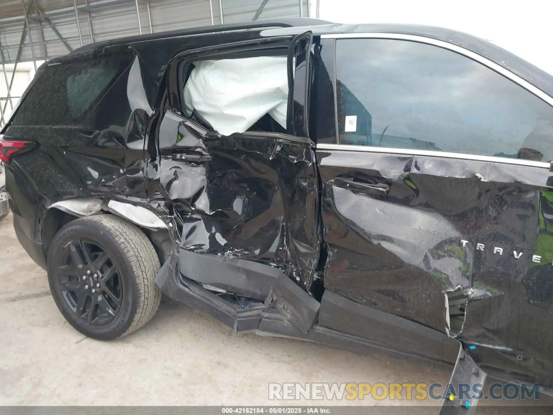 6 Photograph of a damaged car 1GNERGKW4PJ303672 CHEVROLET TRAVERSE 2023