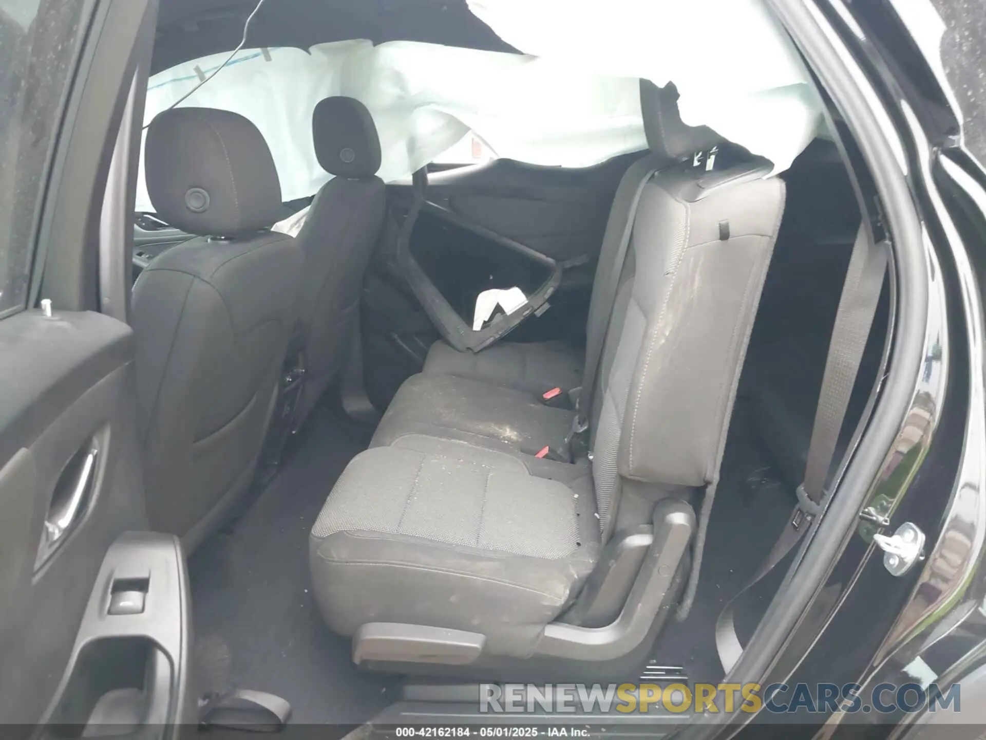 8 Photograph of a damaged car 1GNERGKW4PJ303672 CHEVROLET TRAVERSE 2023