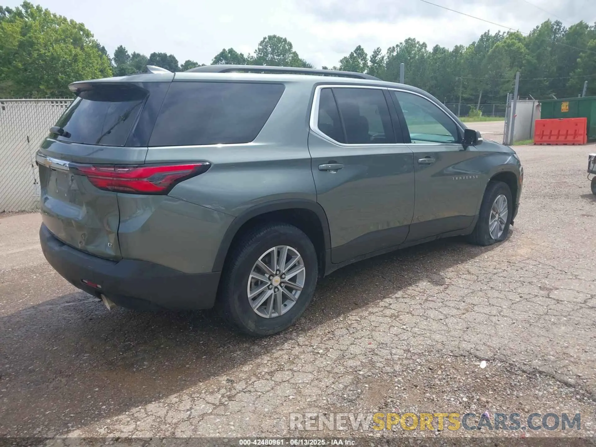 4 Photograph of a damaged car 1GNERGKW5PJ181145 CHEVROLET TRAVERSE 2023
