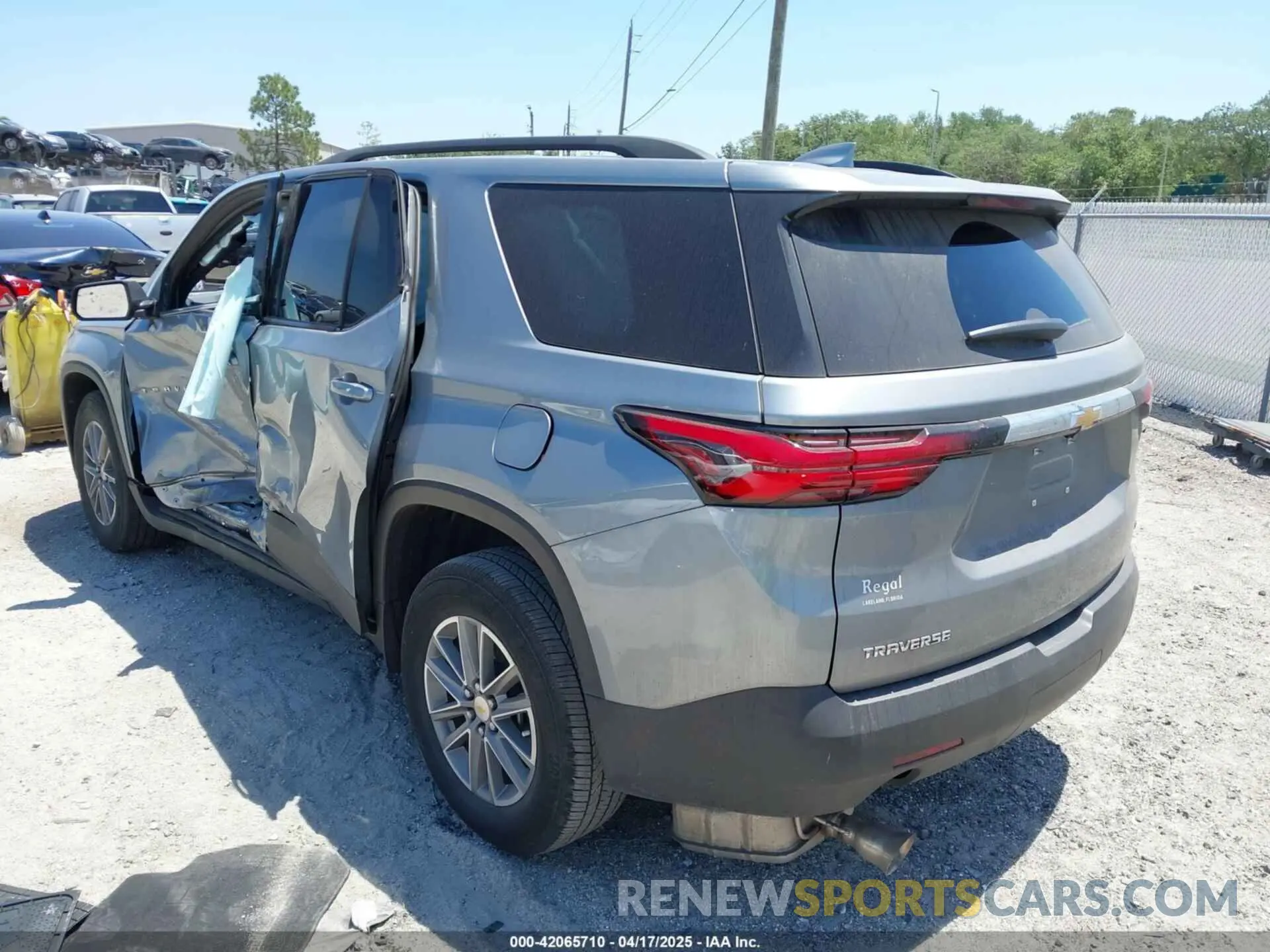 3 Photograph of a damaged car 1GNERGKW5PJ248875 CHEVROLET TRAVERSE 2023