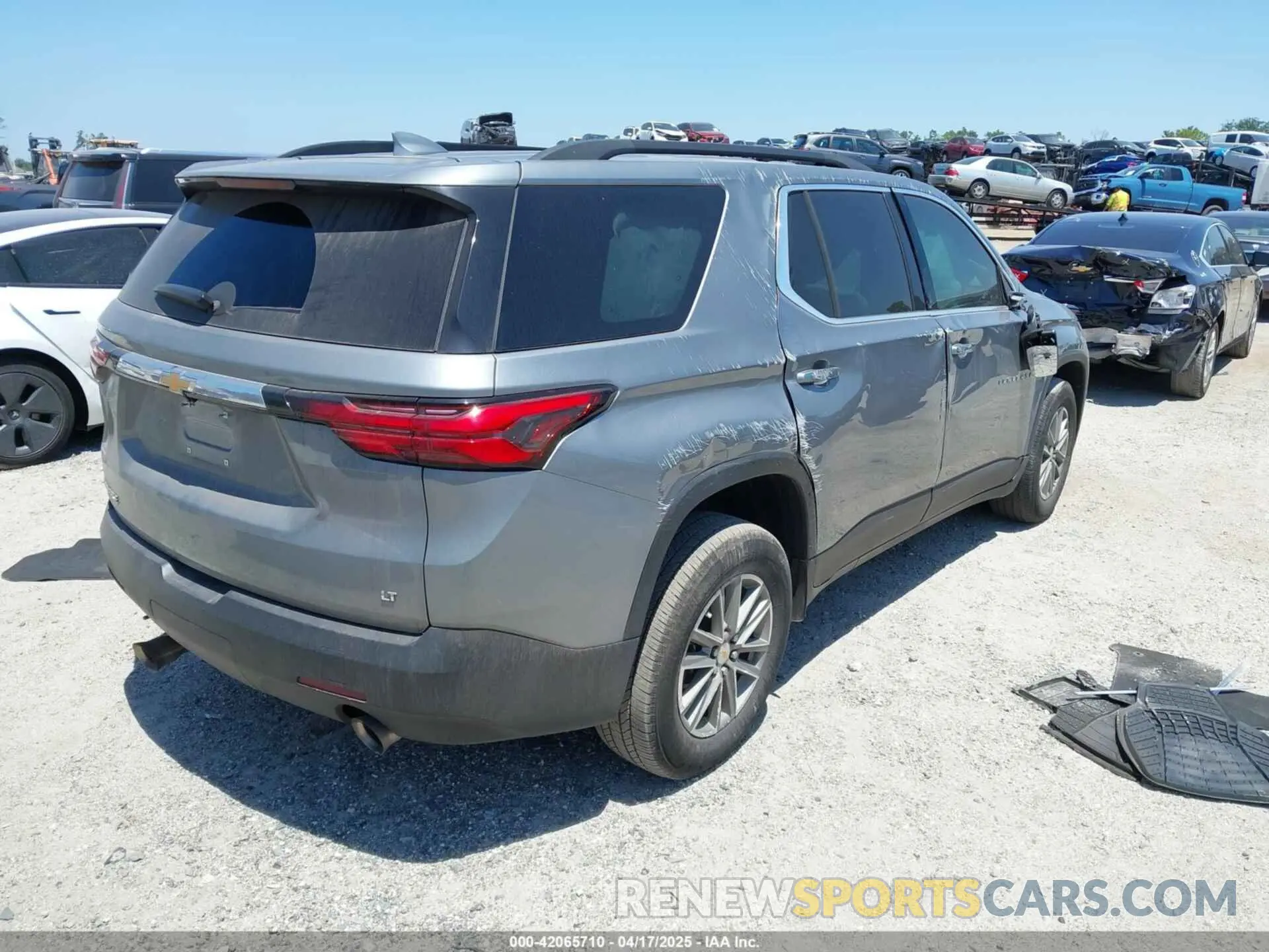 4 Photograph of a damaged car 1GNERGKW5PJ248875 CHEVROLET TRAVERSE 2023