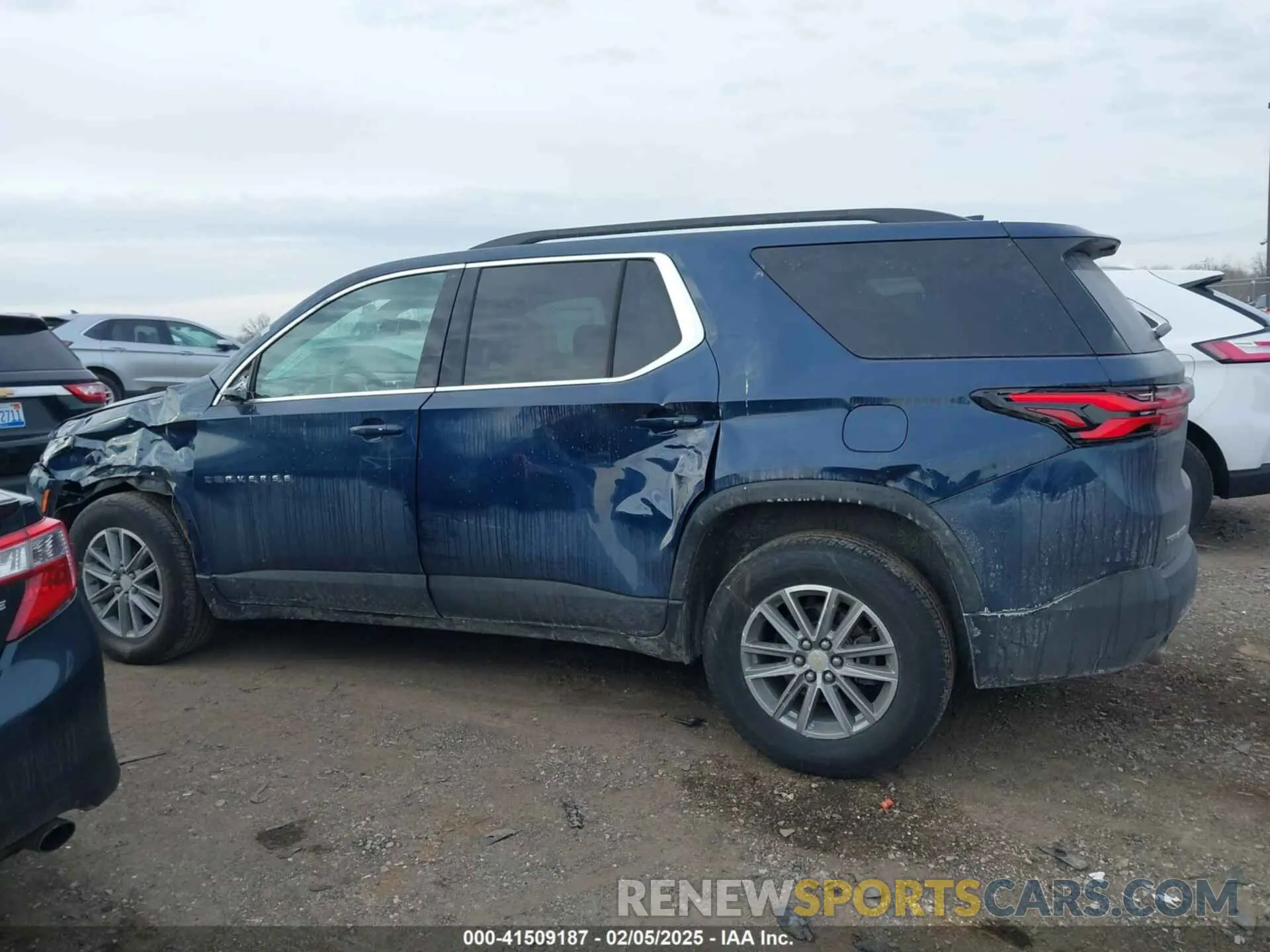 14 Photograph of a damaged car 1GNERGKW5PJ286607 CHEVROLET TRAVERSE 2023
