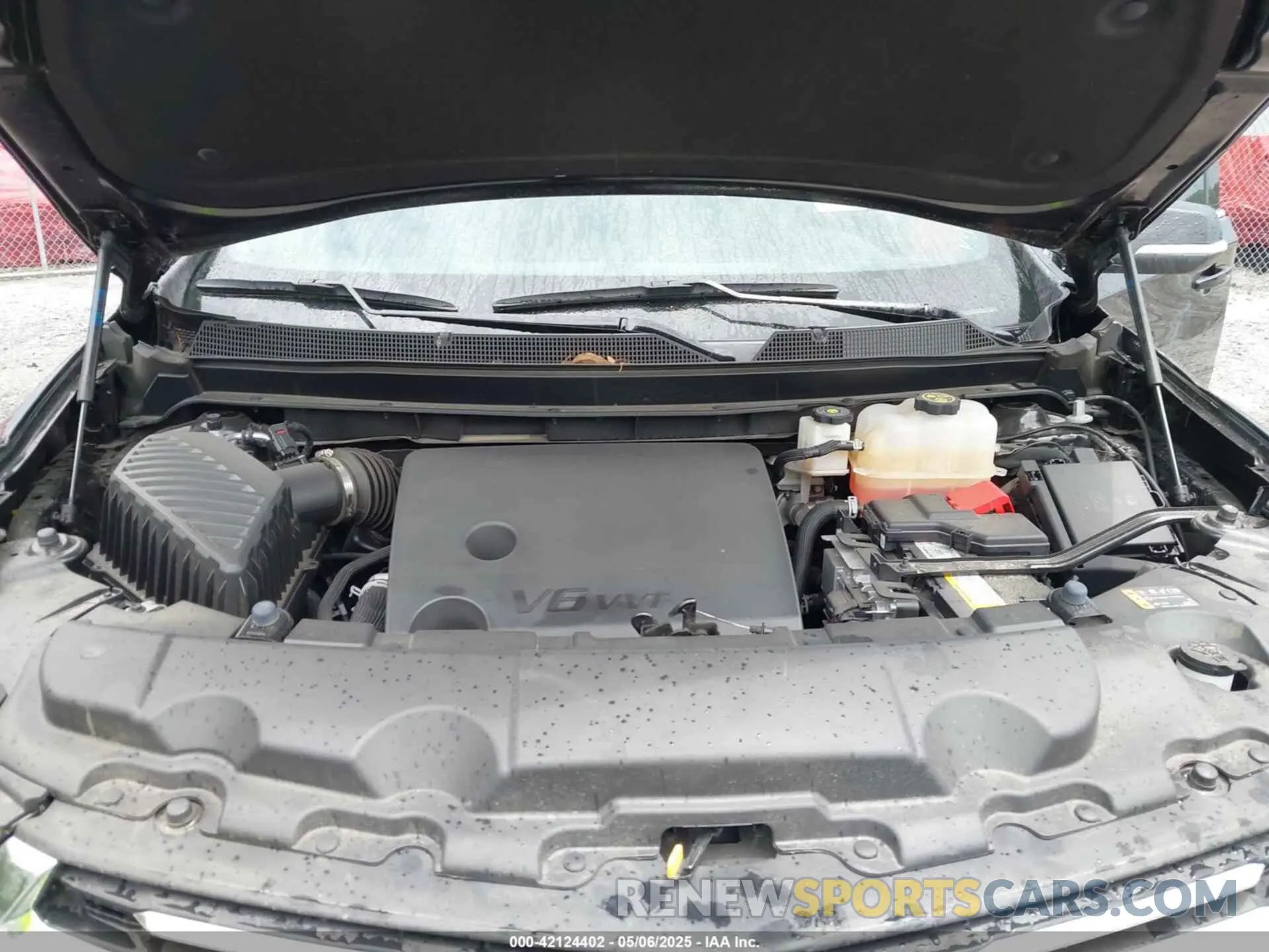 10 Photograph of a damaged car 1GNERGKW6PJ286163 CHEVROLET TRAVERSE 2023
