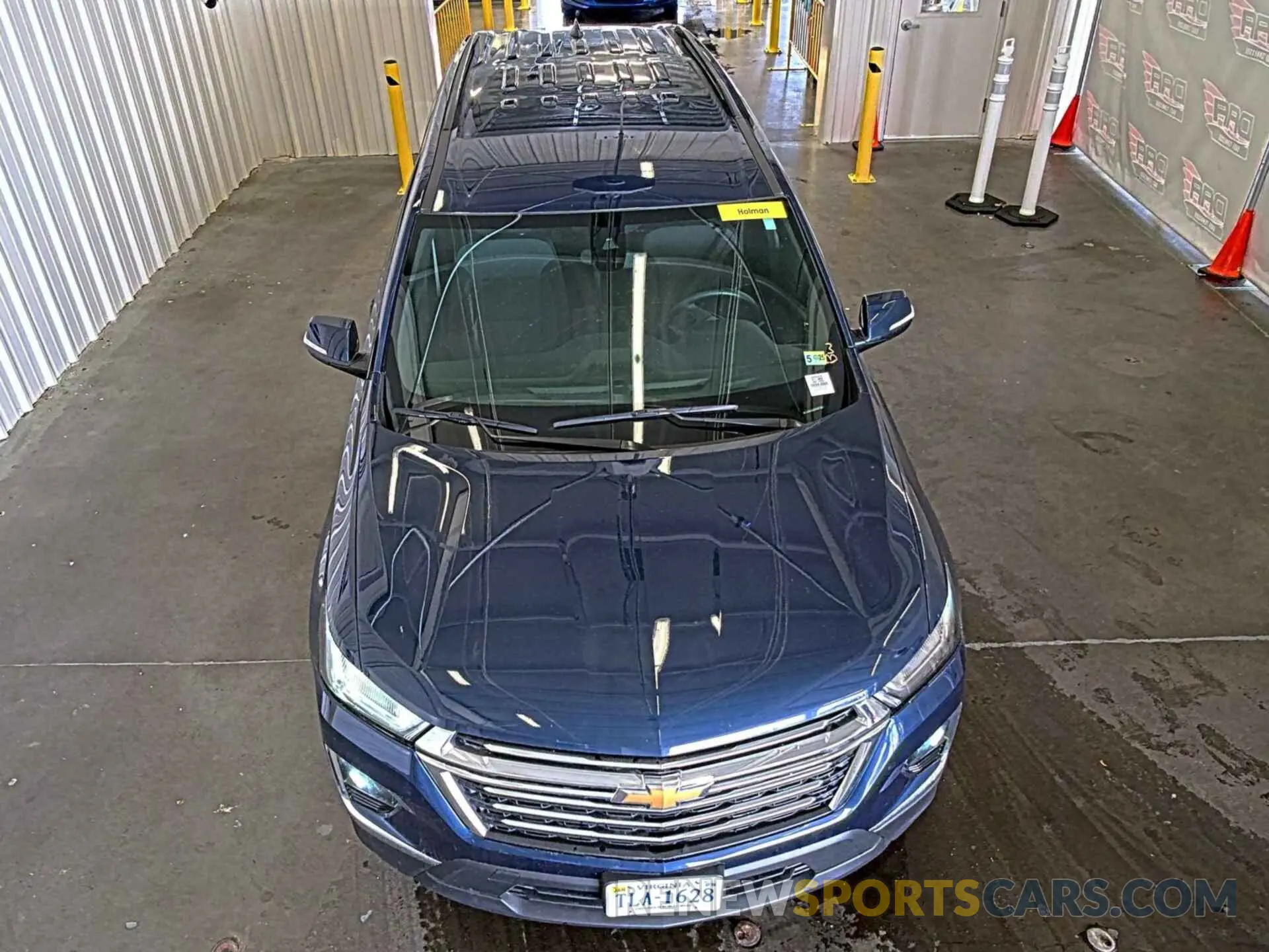 18 Photograph of a damaged car 1GNERGKW6PJ291590 CHEVROLET TRAVERSE 2023