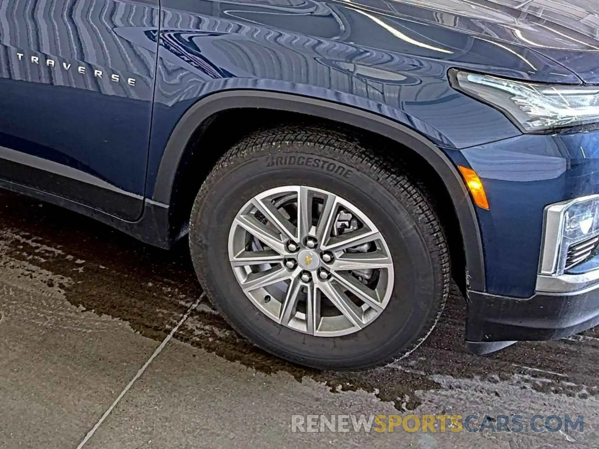 5 Photograph of a damaged car 1GNERGKW6PJ291590 CHEVROLET TRAVERSE 2023