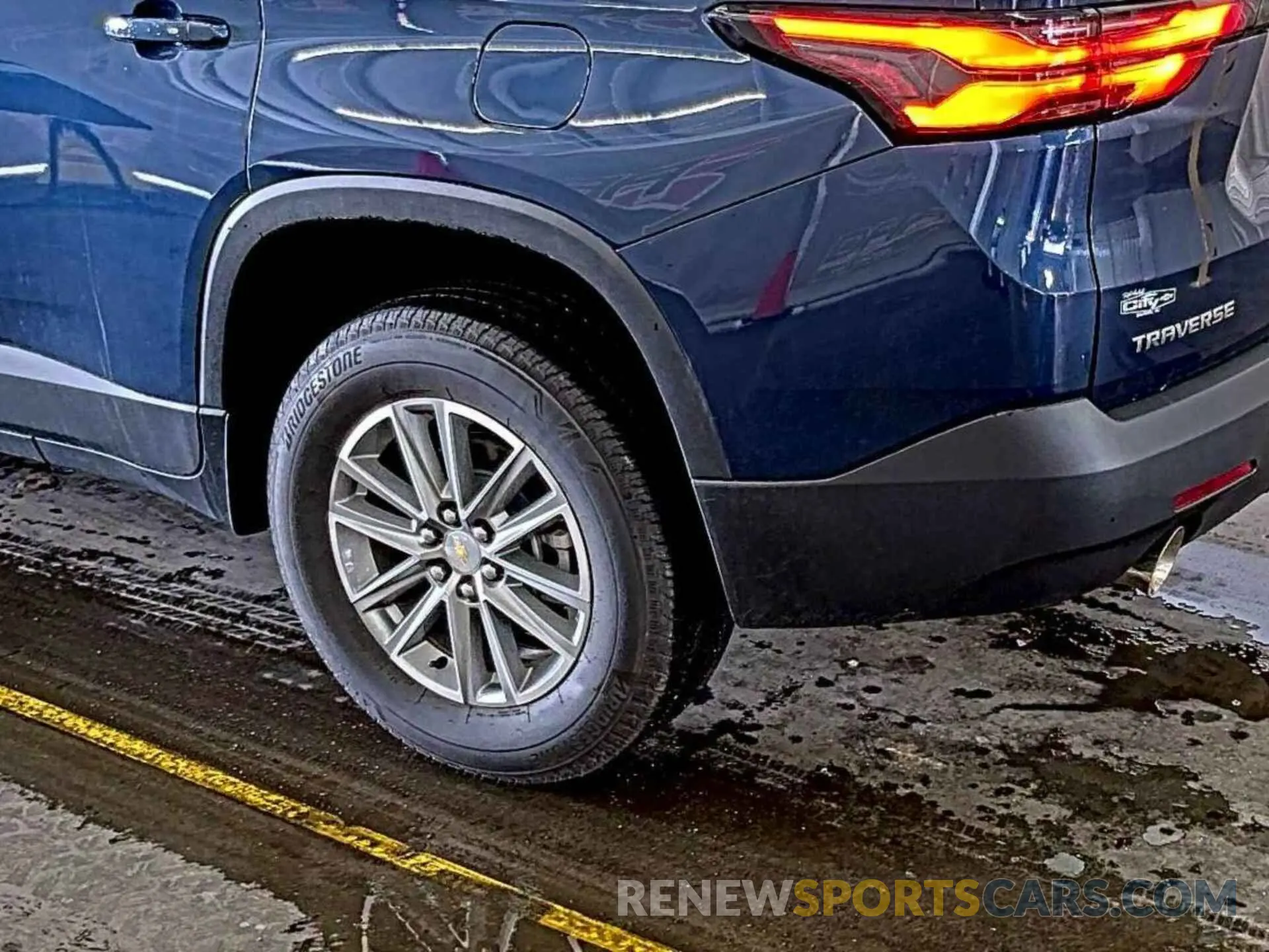 6 Photograph of a damaged car 1GNERGKW6PJ291590 CHEVROLET TRAVERSE 2023