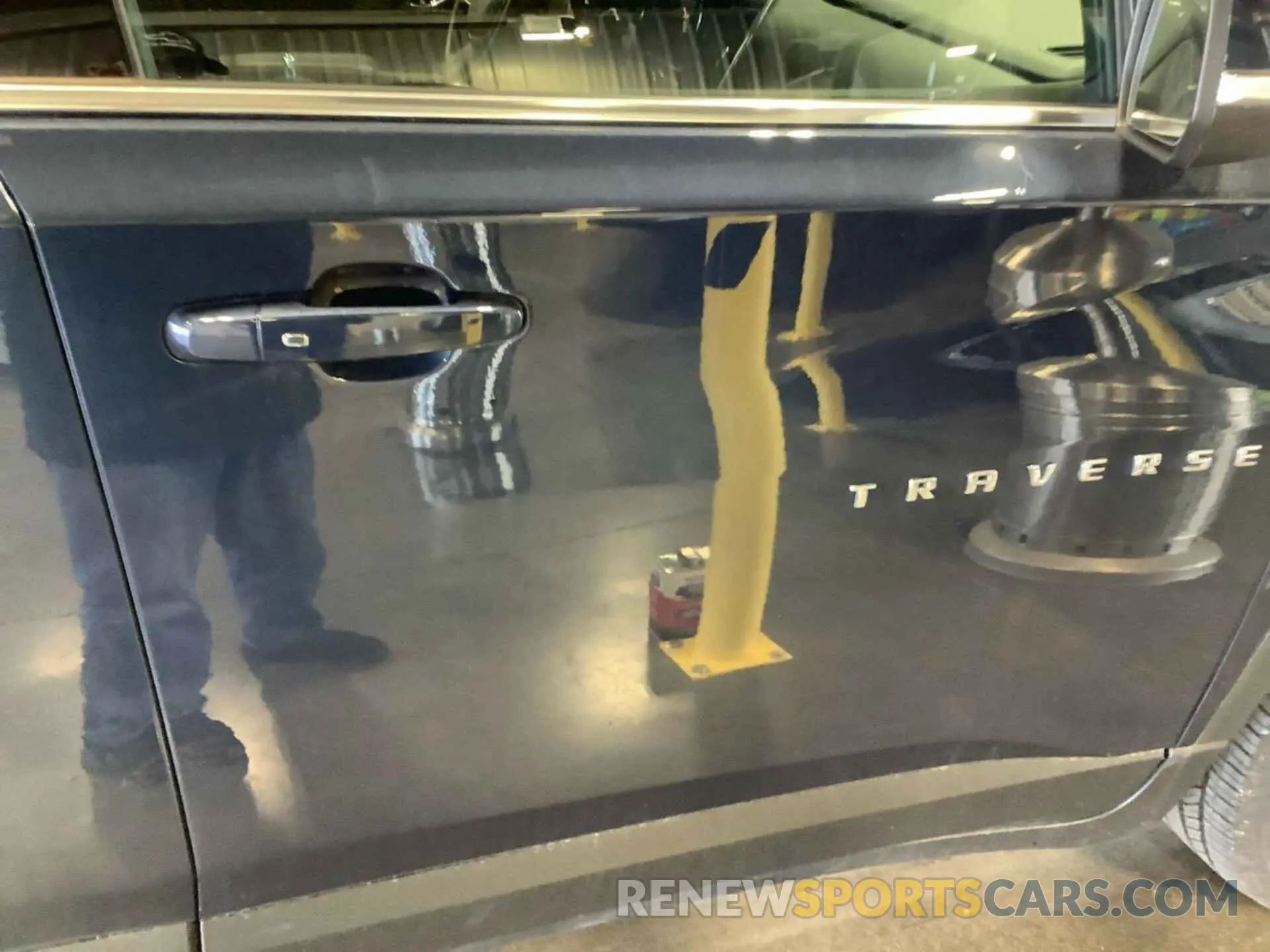 8 Photograph of a damaged car 1GNERGKW6PJ291590 CHEVROLET TRAVERSE 2023
