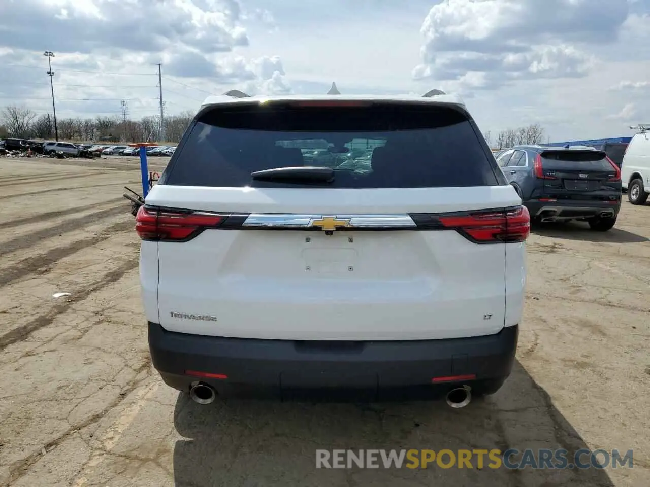 6 Photograph of a damaged car 1GNERGKW6PJ324619 CHEVROLET TRAVERSE 2023