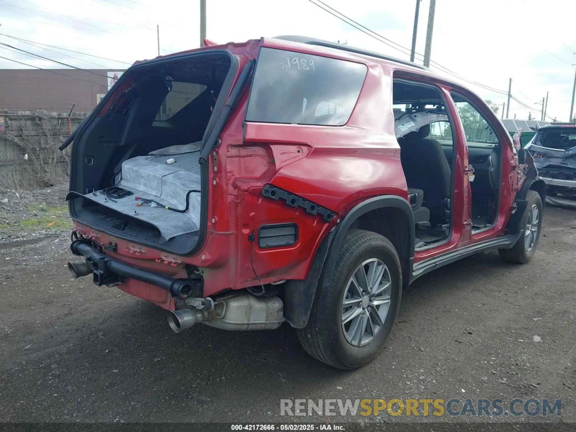4 Photograph of a damaged car 1GNERGKW7PJ311989 CHEVROLET TRAVERSE 2023