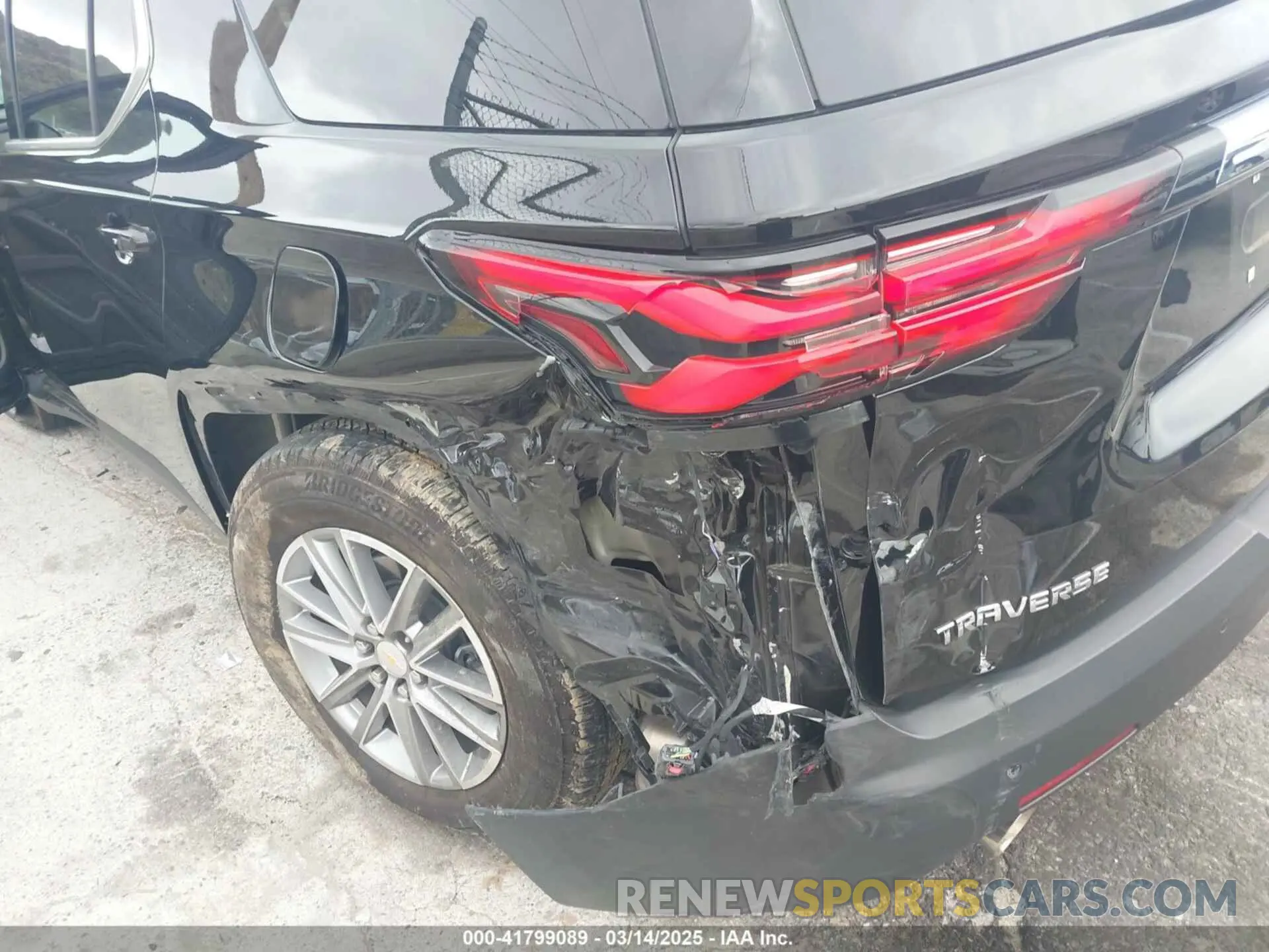 6 Photograph of a damaged car 1GNERGKW8PJ134174 CHEVROLET TRAVERSE 2023