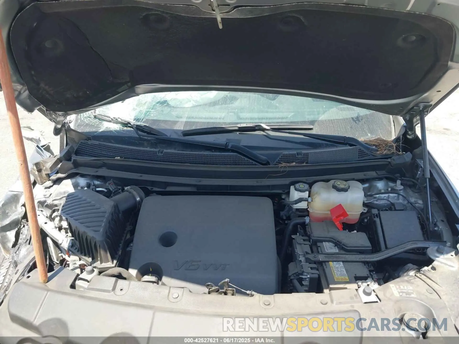 10 Photograph of a damaged car 1GNERGKW8PJ166414 CHEVROLET TRAVERSE 2023