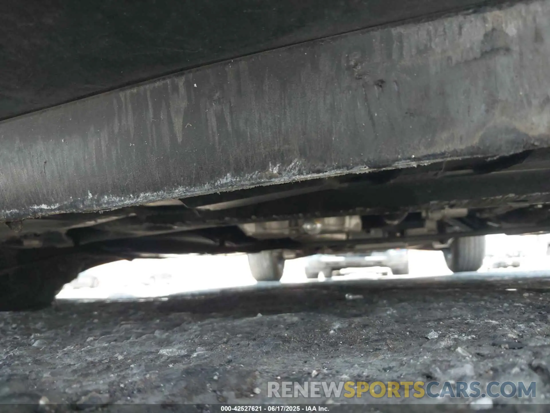 18 Photograph of a damaged car 1GNERGKW8PJ166414 CHEVROLET TRAVERSE 2023