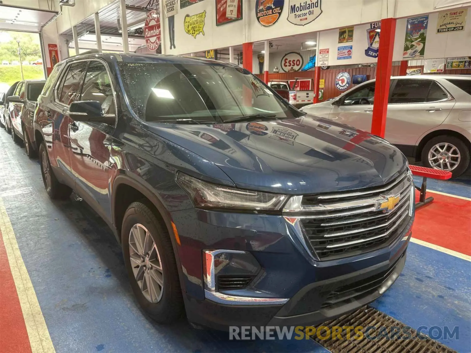 18 Photograph of a damaged car 1GNERGKW8PJ226367 CHEVROLET TRAVERSE 2023