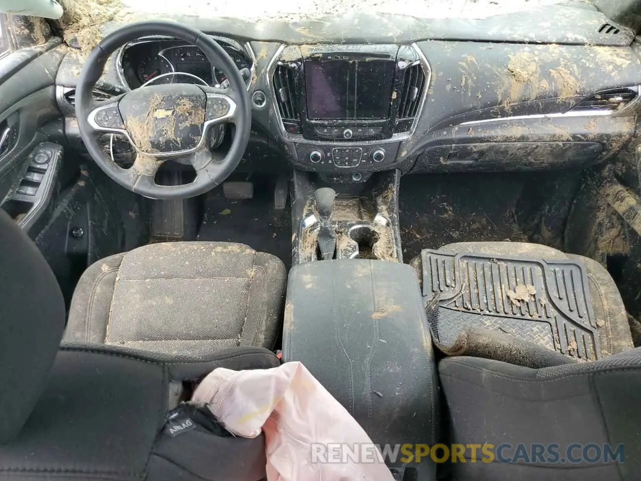 8 Photograph of a damaged car 1GNERGKW8PJ318272 CHEVROLET TRAVERSE 2023