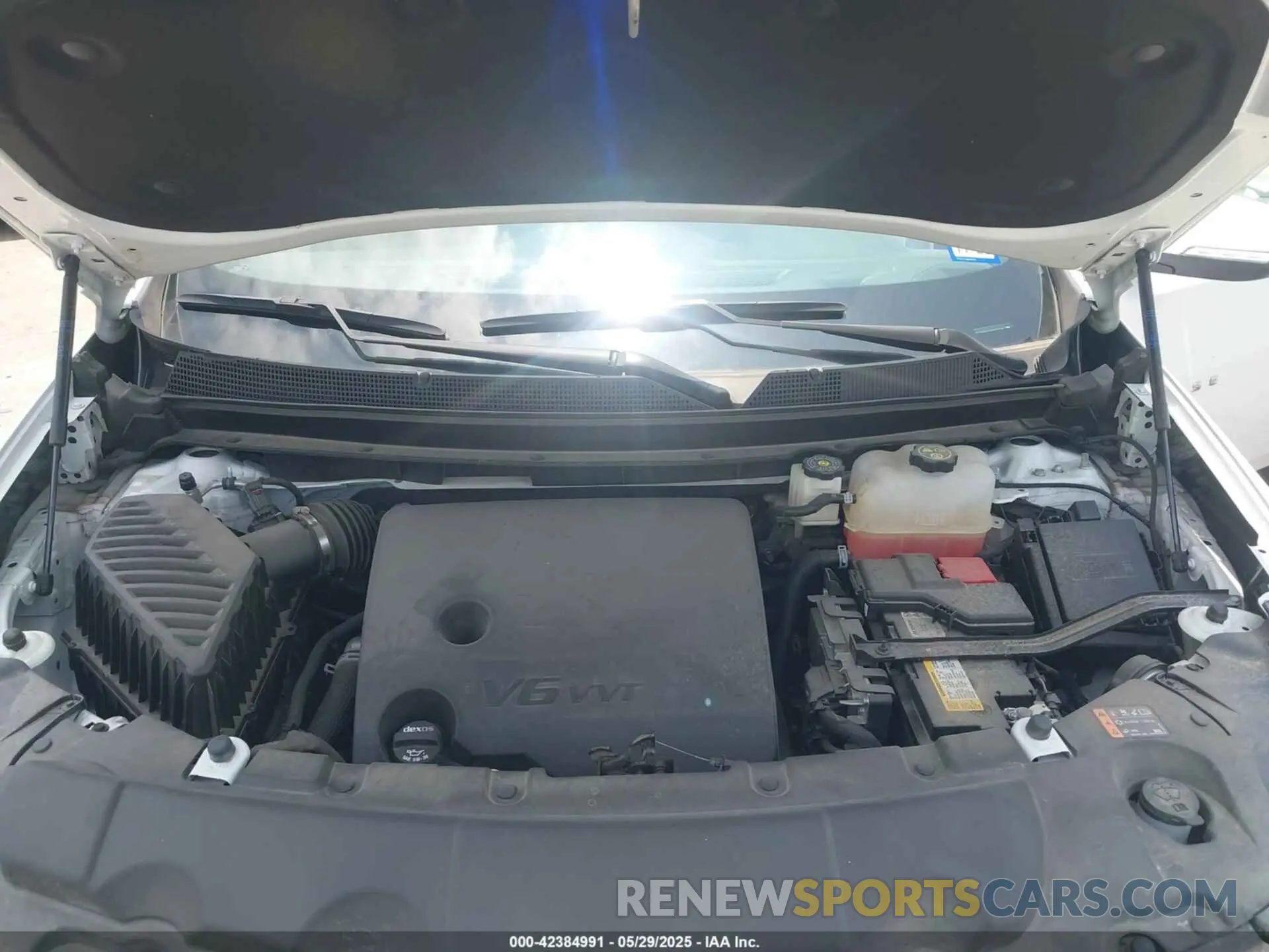 10 Photograph of a damaged car 1GNERGKW8PJ332415 CHEVROLET TRAVERSE 2023