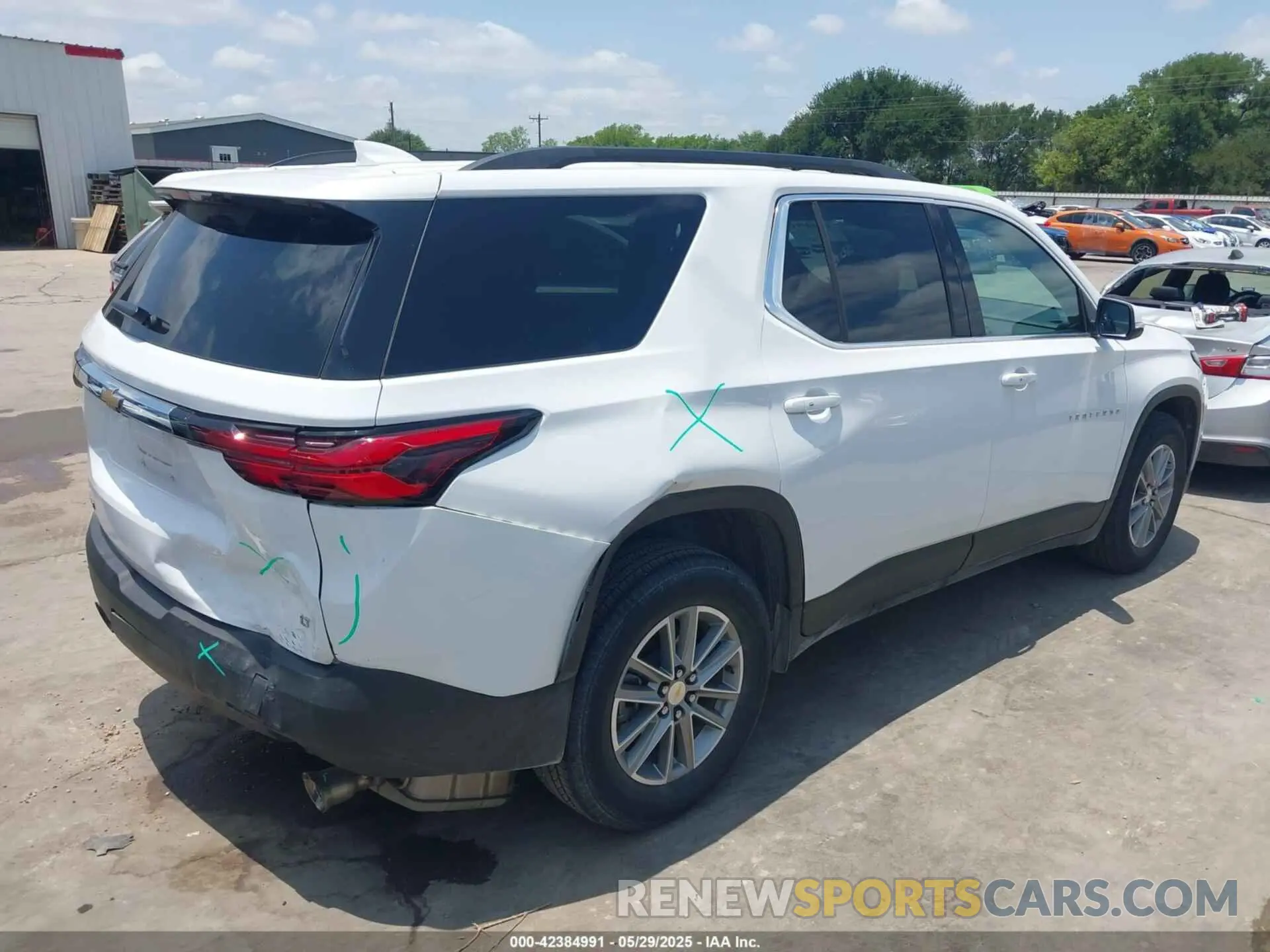 4 Photograph of a damaged car 1GNERGKW8PJ332415 CHEVROLET TRAVERSE 2023