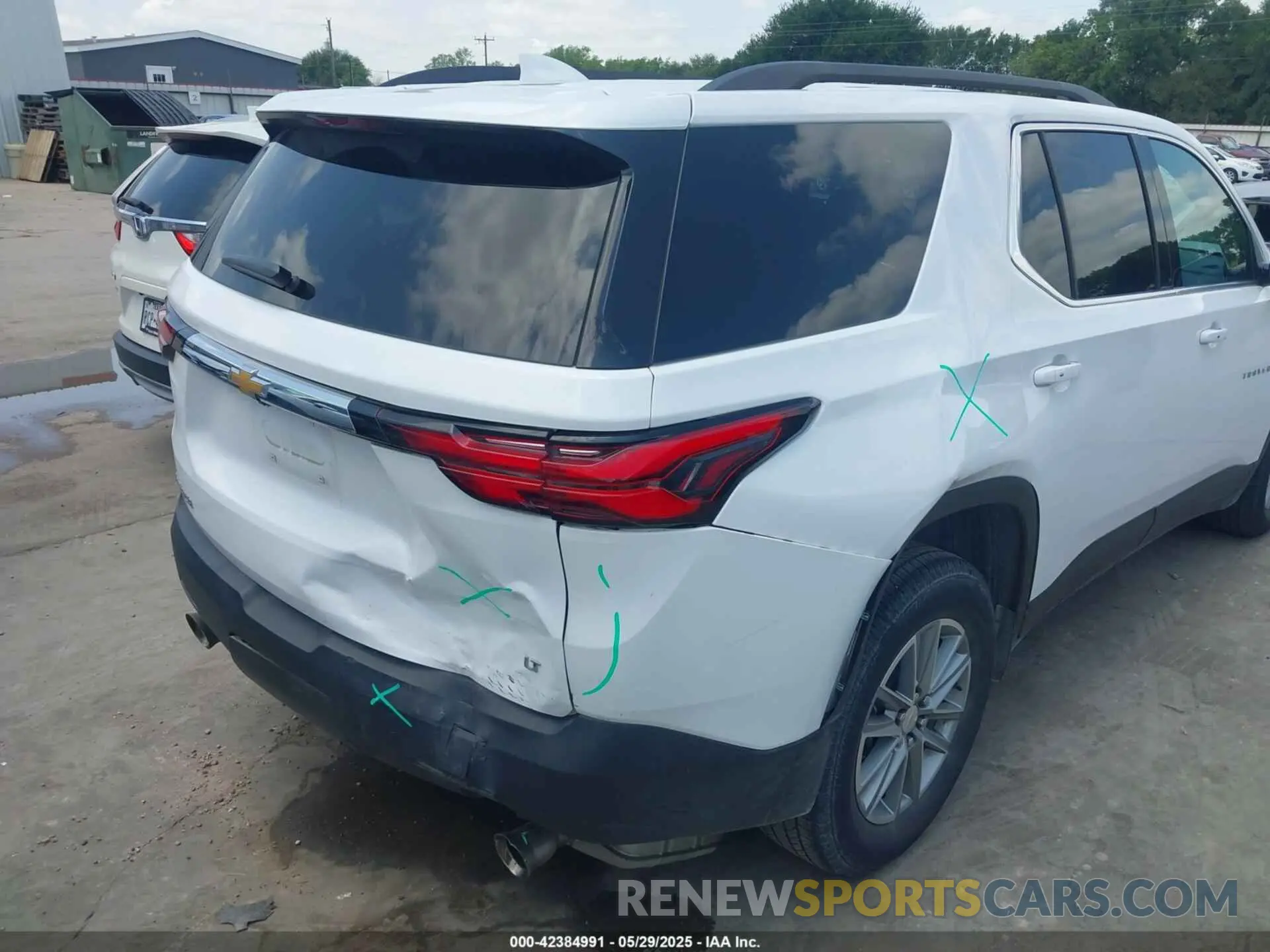 6 Photograph of a damaged car 1GNERGKW8PJ332415 CHEVROLET TRAVERSE 2023