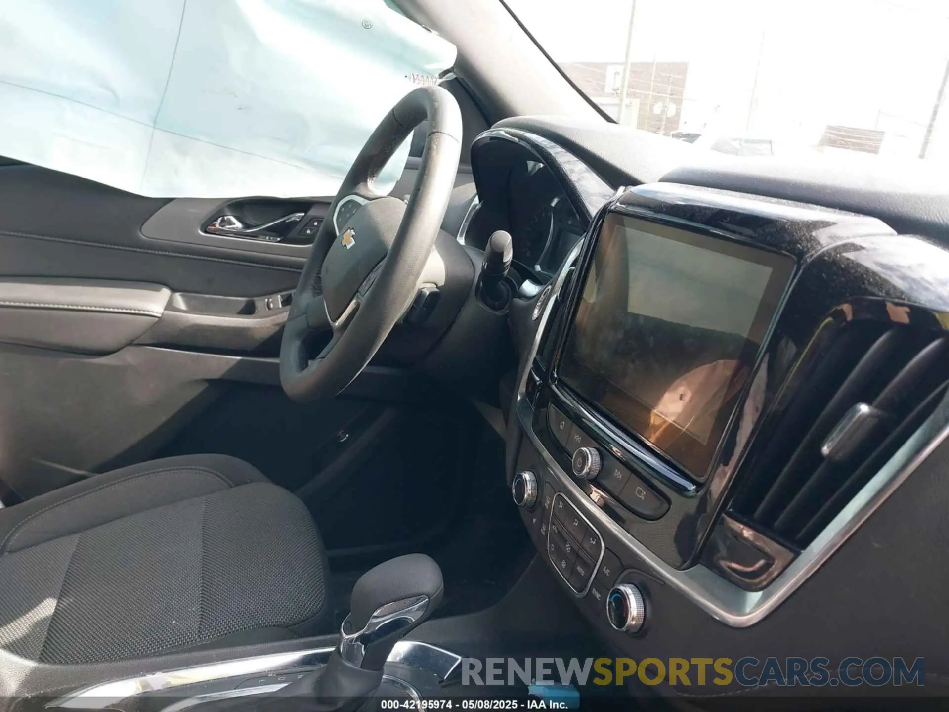 5 Photograph of a damaged car 1GNERGKW9PJ121255 CHEVROLET TRAVERSE 2023