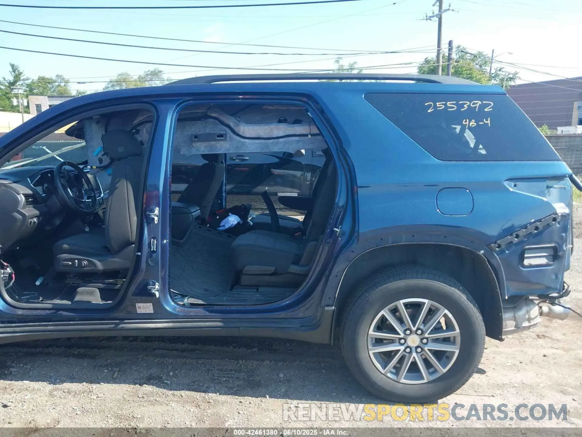 13 Photograph of a damaged car 1GNERGKW9PJ255392 CHEVROLET TRAVERSE 2023